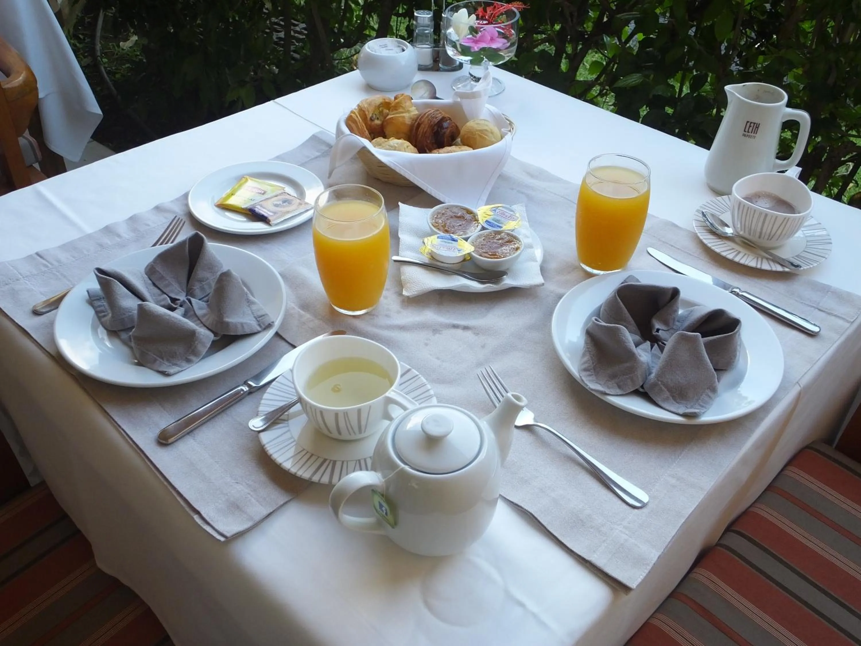 Continental breakfast in Tiki Hôtel - Hôtel d'application du Lycée de Tahiti