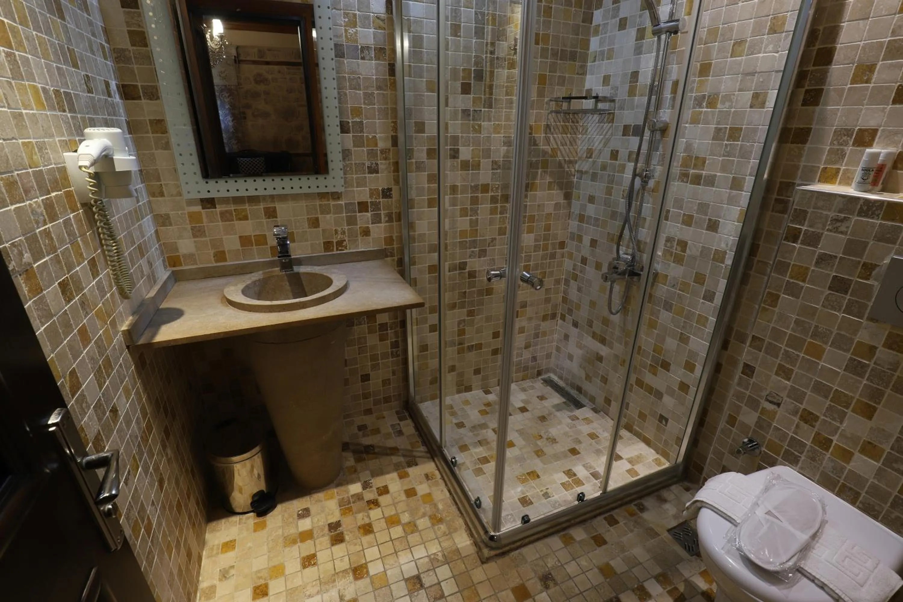 Shower in White Garden Hotel-Adult Only