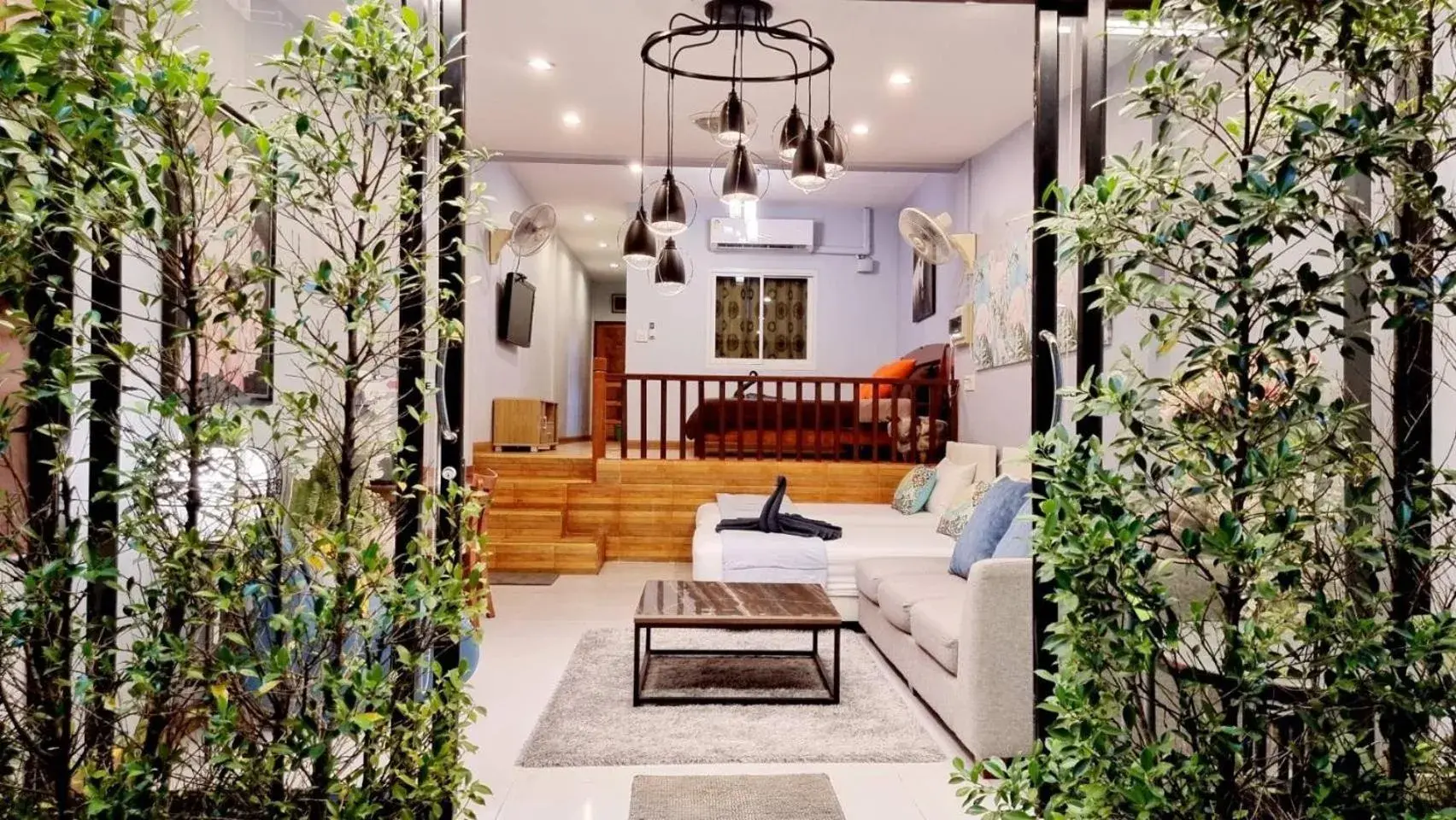 Facade/entrance in Baan Bua Talay Facade/entrance in Baan Bua Talay