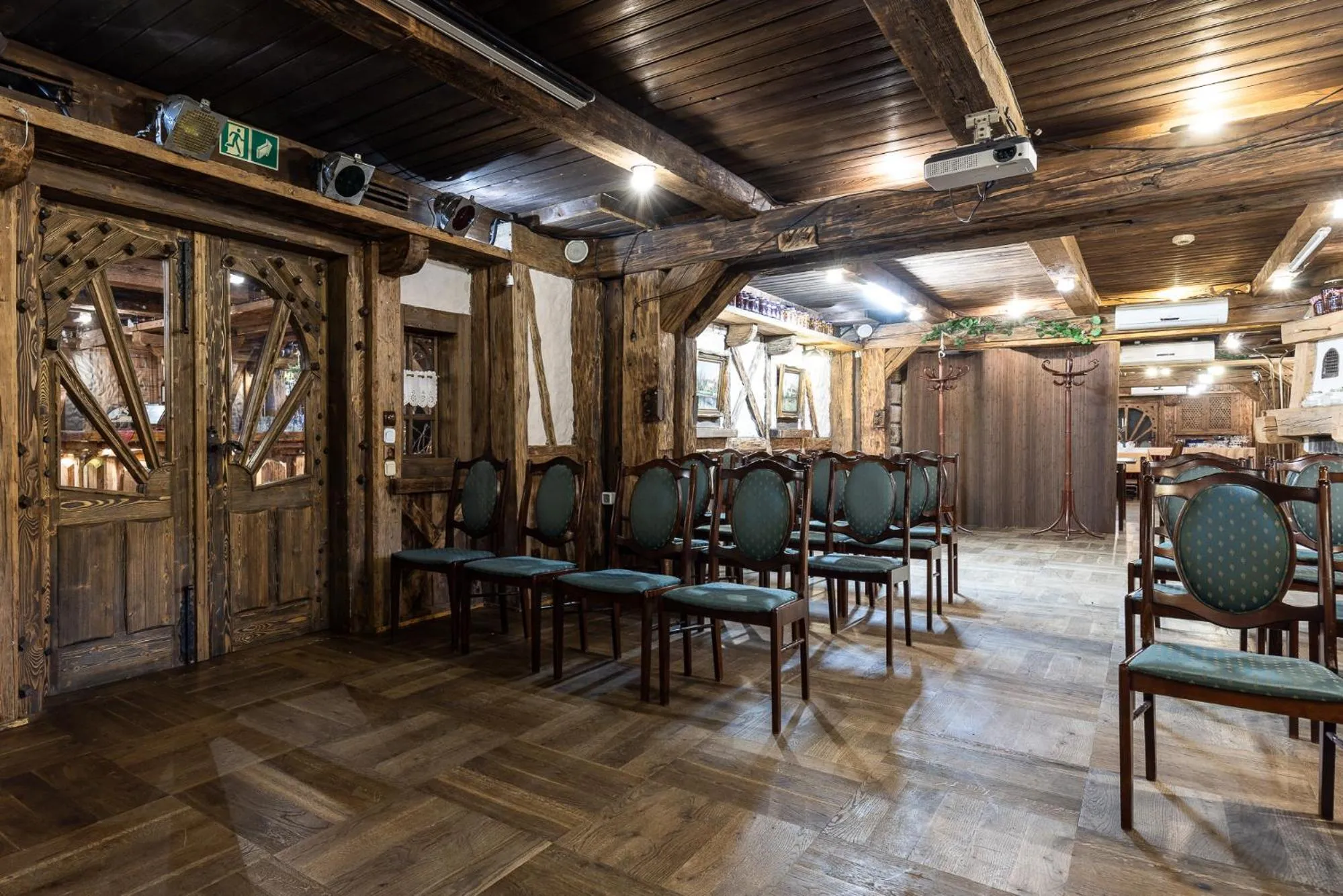 Restaurant/places to eat in Hotel Marysin Dwór