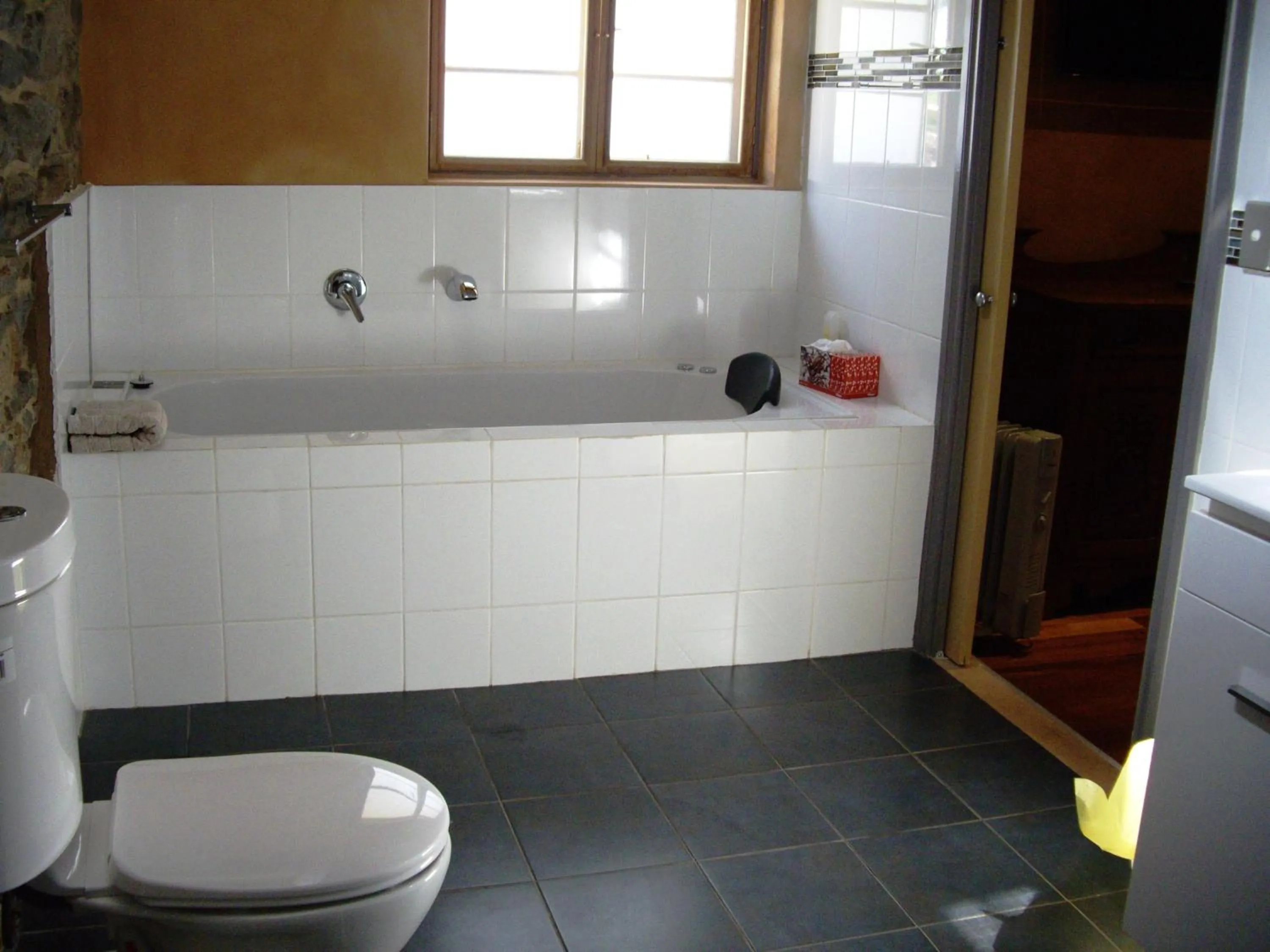 Bathroom in 1860 Wine Country Cottages
