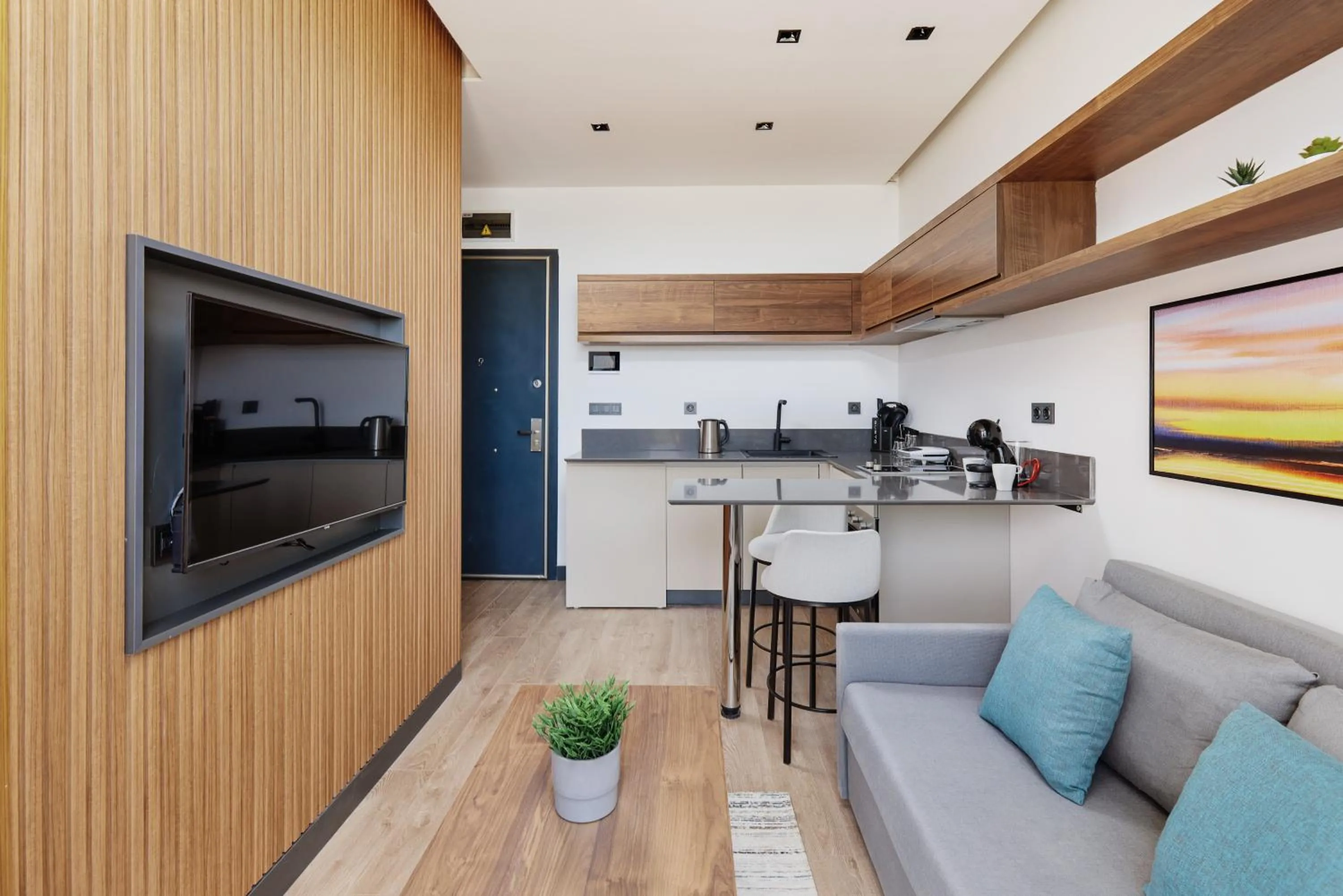 Kitchen or kitchenette in Bayview Hills Luxury Residences