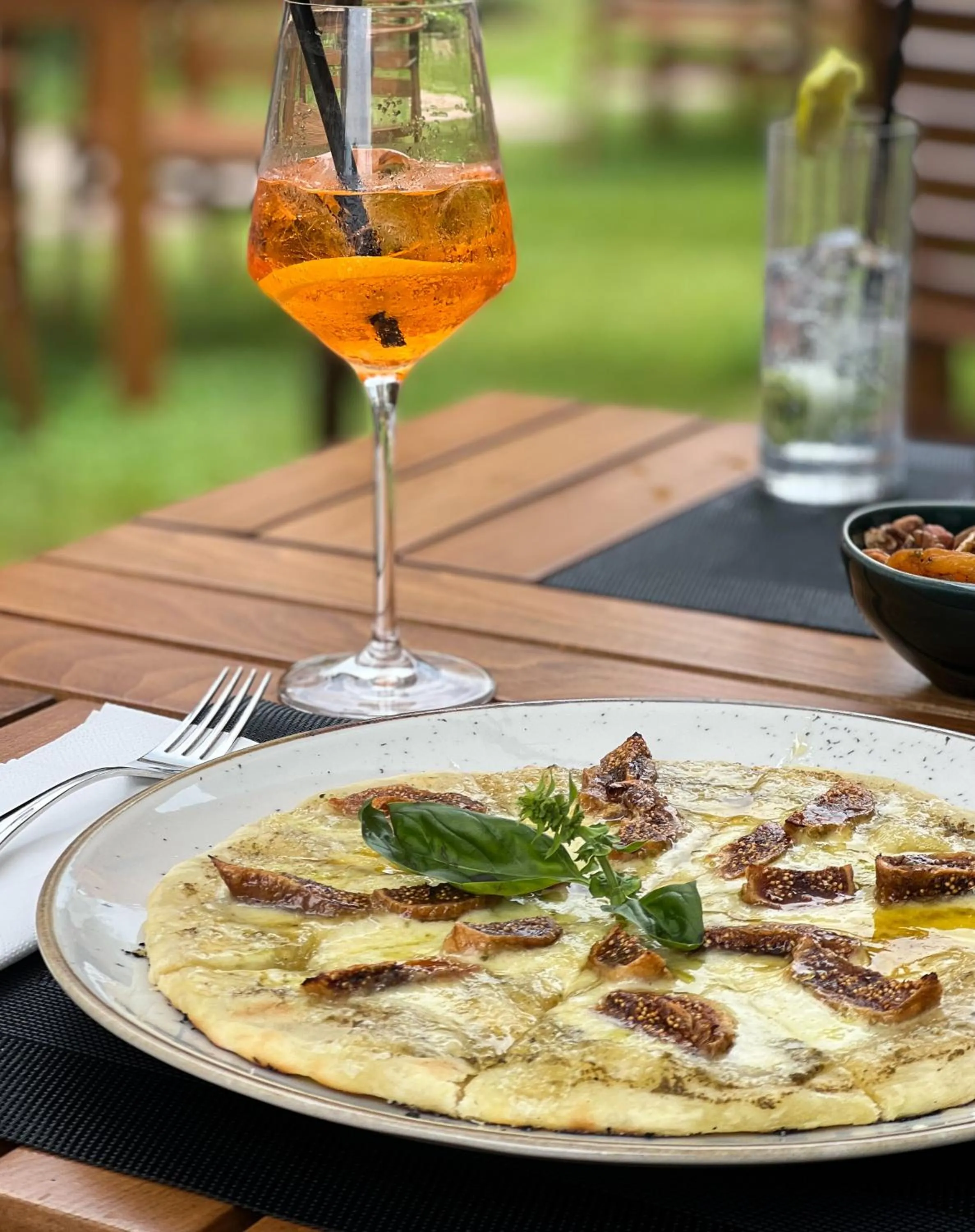 Restaurant/places to eat in Bayview Hills Luxury Residences