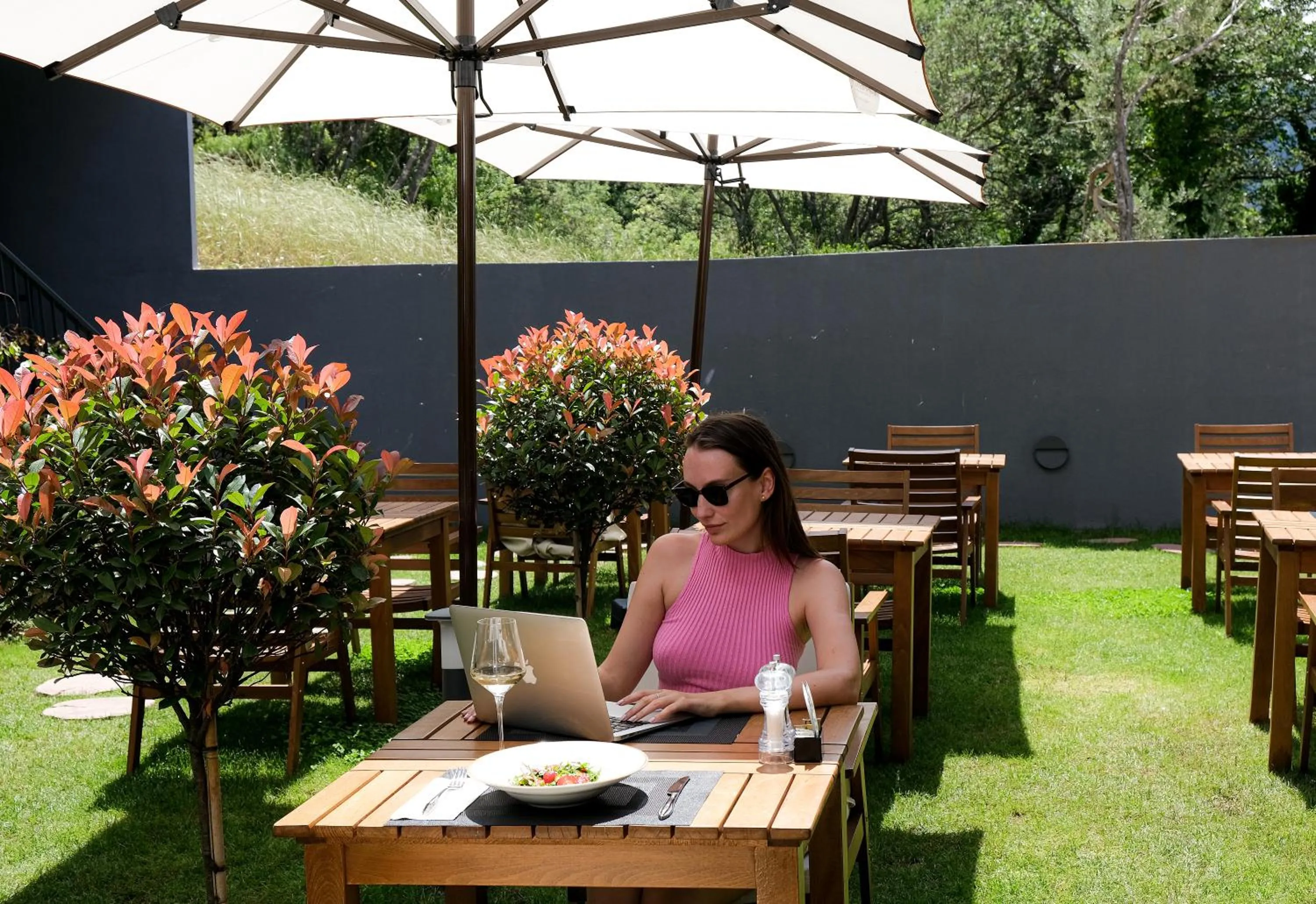 Restaurant/places to eat in Bayview Hills Luxury Residences