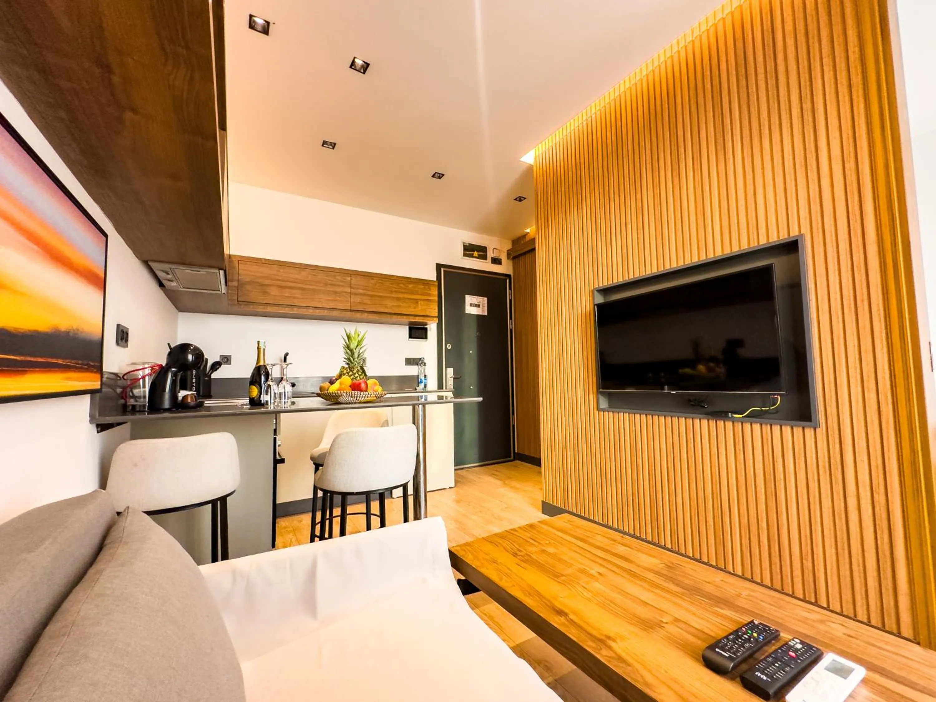 Kitchen or kitchenette in Bayview Hills Luxury Residences