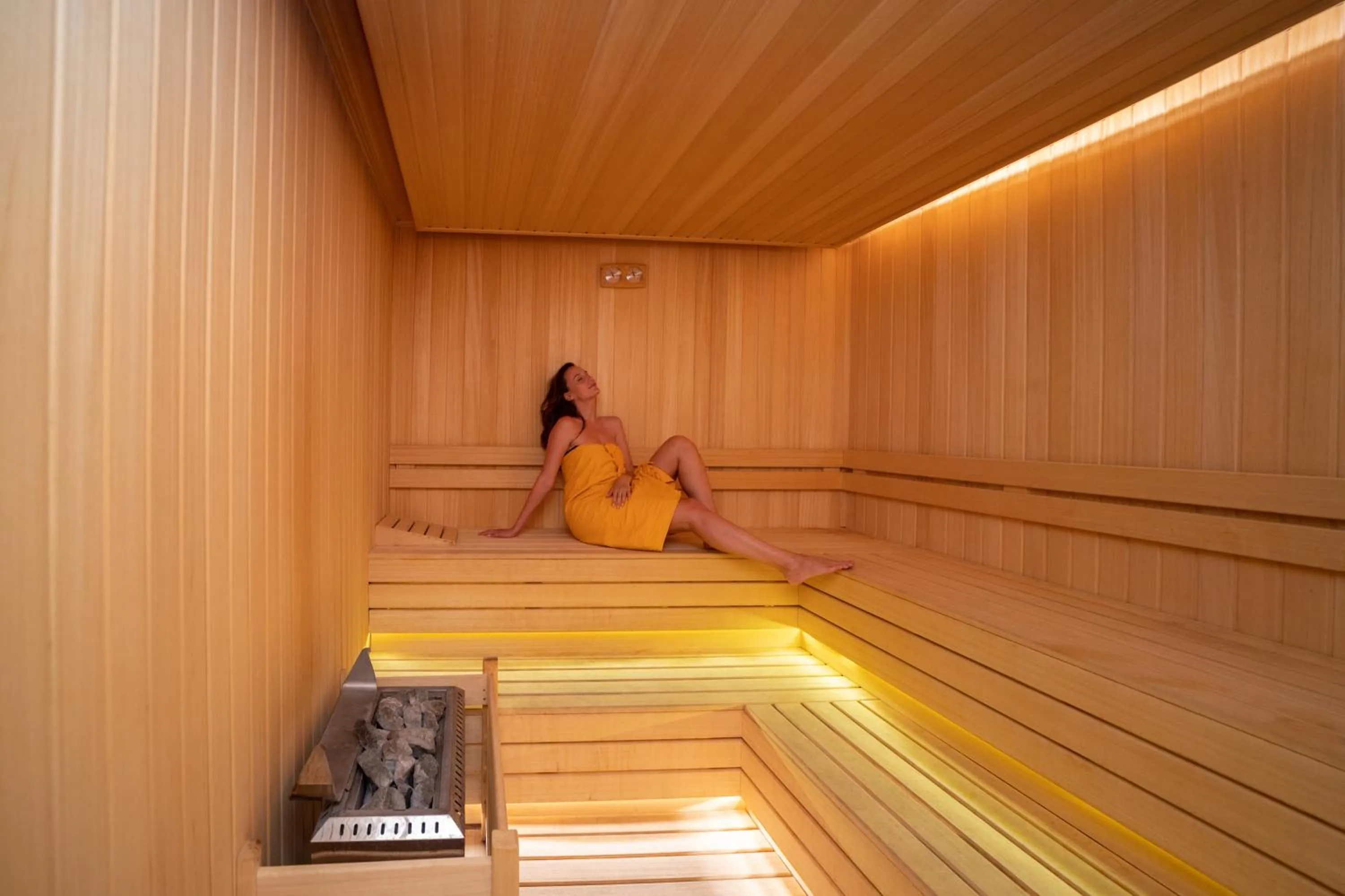 Sauna in Bayview Hills Luxury Residences