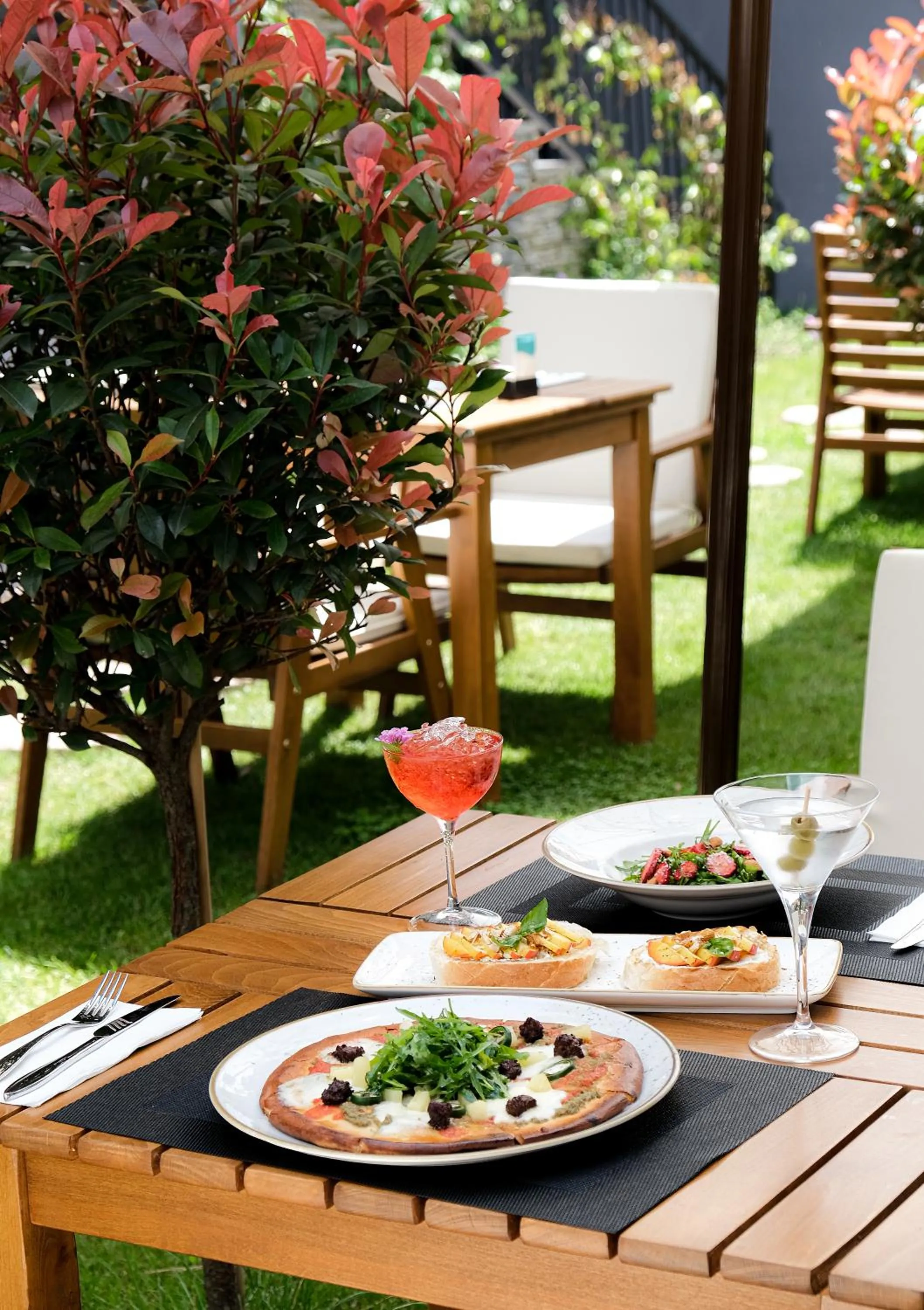 Restaurant/places to eat in Bayview Hills Luxury Residences