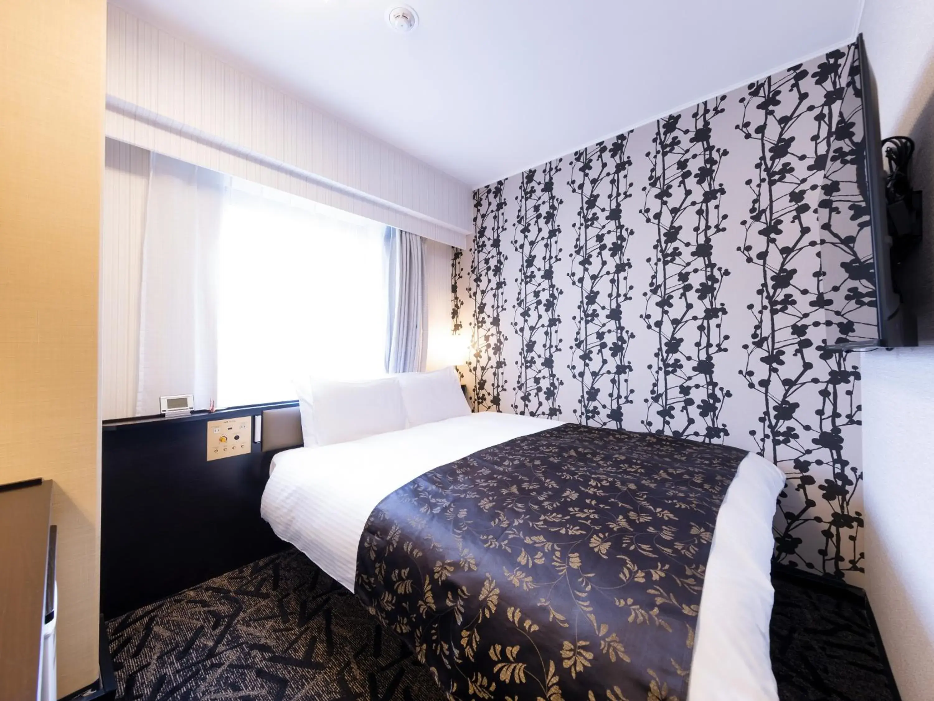 Photo of the whole room, Bed in APA Hotel Kokura Ekimae Photo of the whole room, Bed in APA Hotel Kokura Ekimae