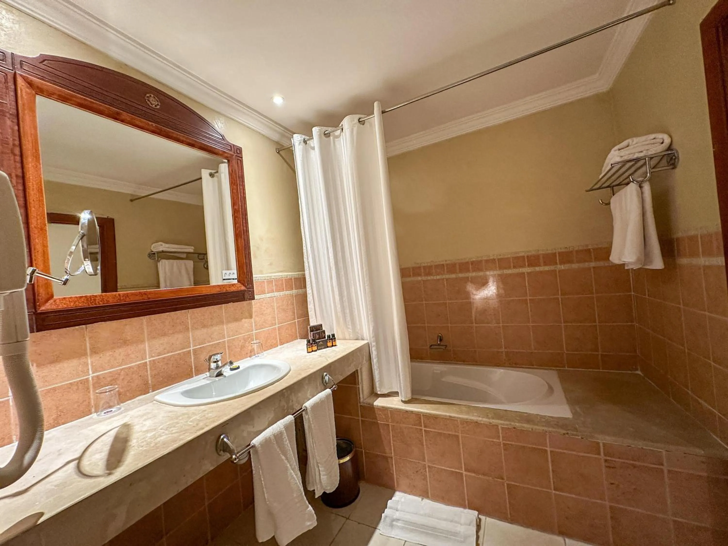 Shower in Grand Mogador Agdal & Spa