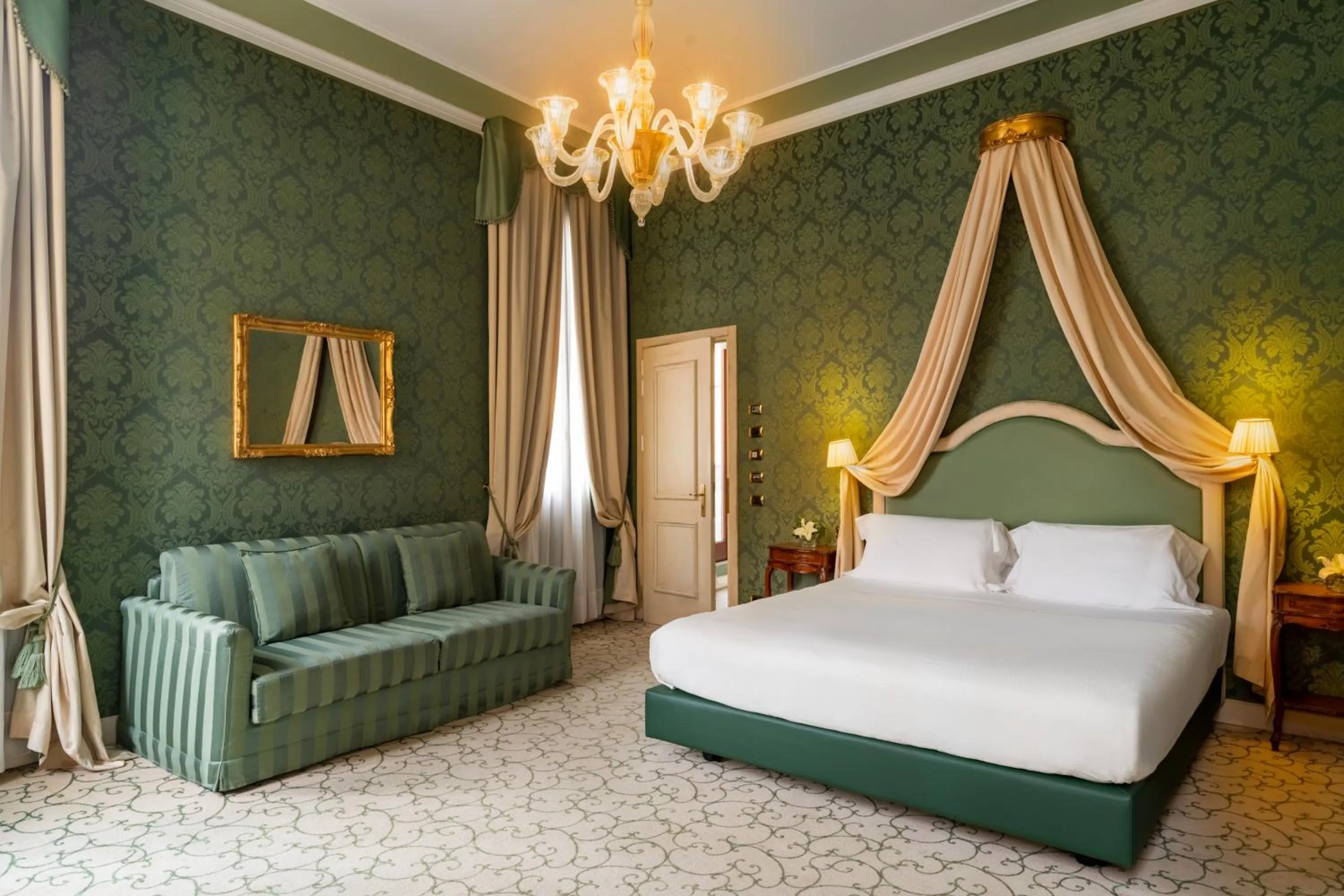 Bed in Maison Venezia | UNA Esperienze