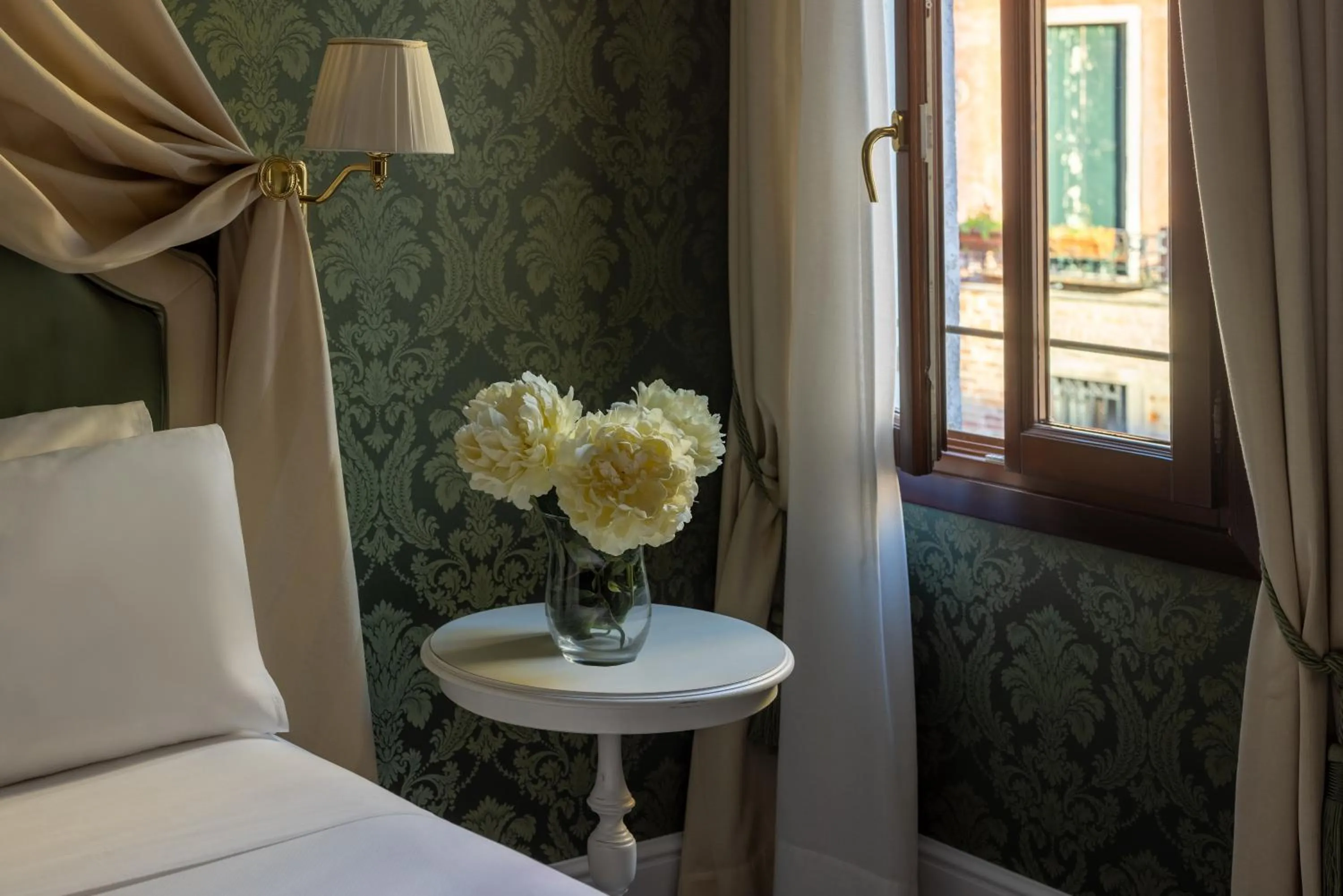 Bedroom, Bed in Maison Venezia | UNA Esperienze