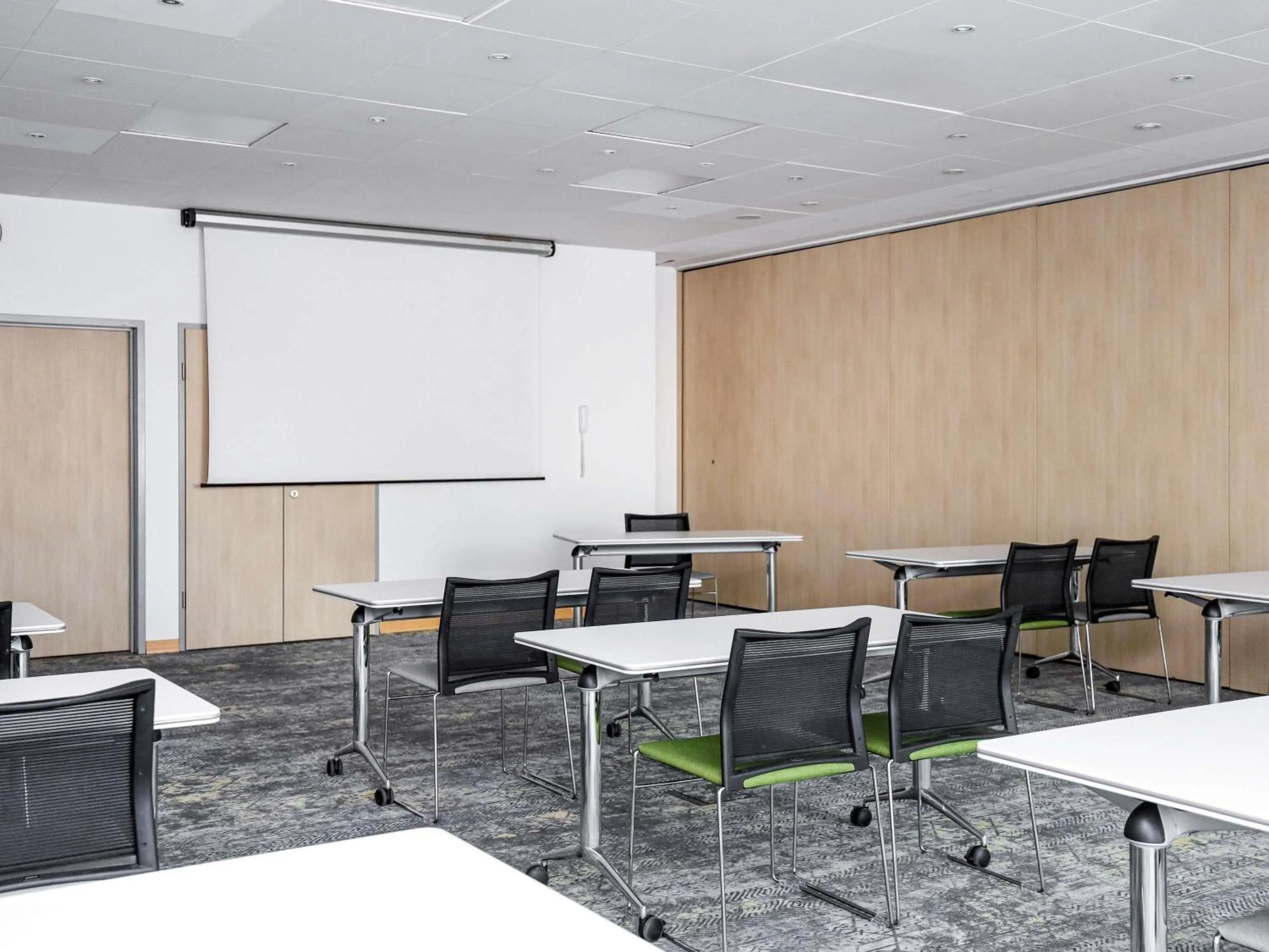 Meeting/conference room in Novotel Poznań Malta