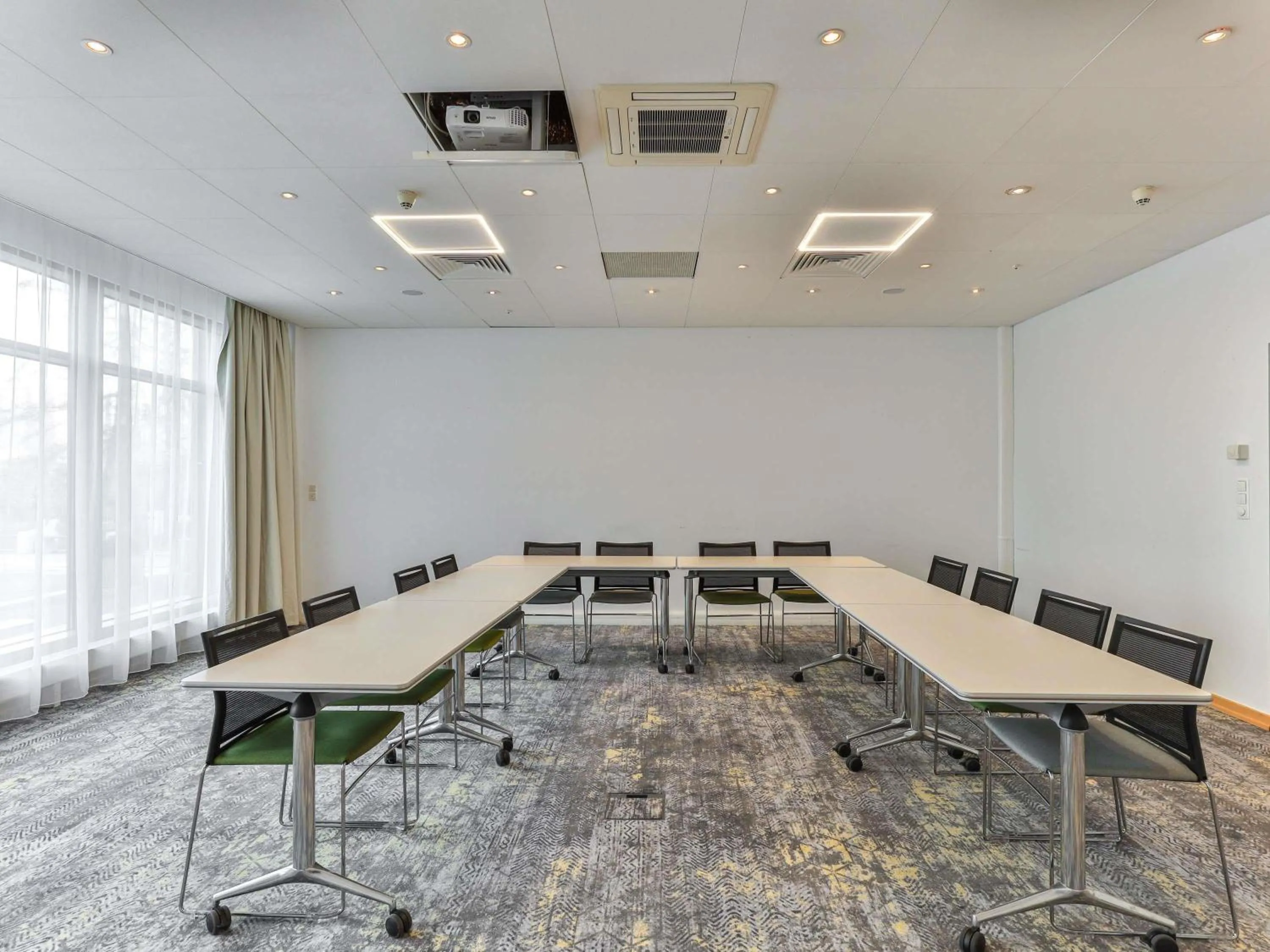 Meeting/conference room in Novotel Poznań Malta