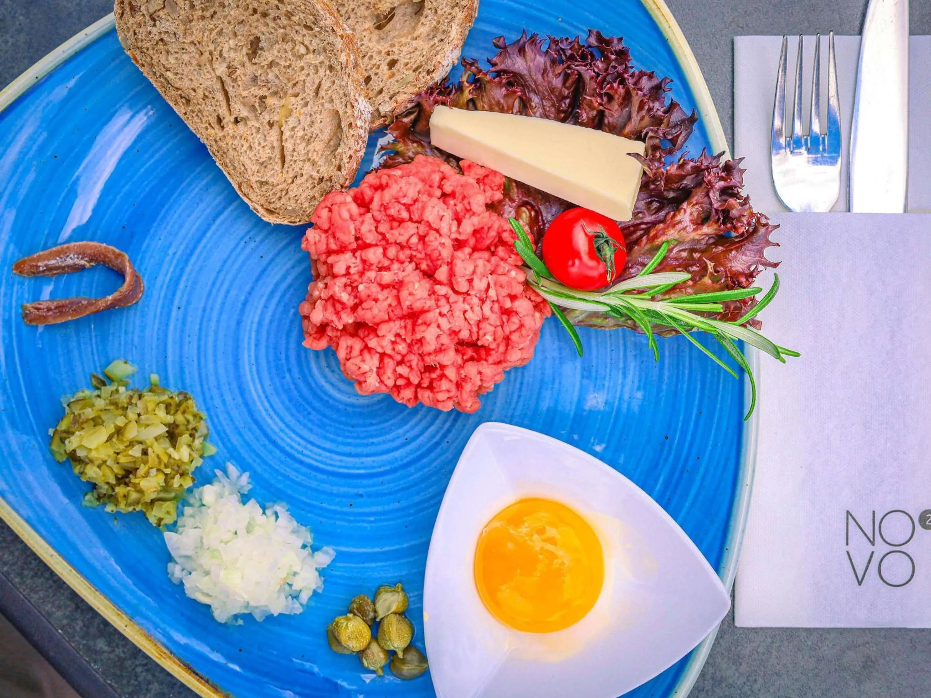 Restaurant/places to eat in Novotel Poznań Malta