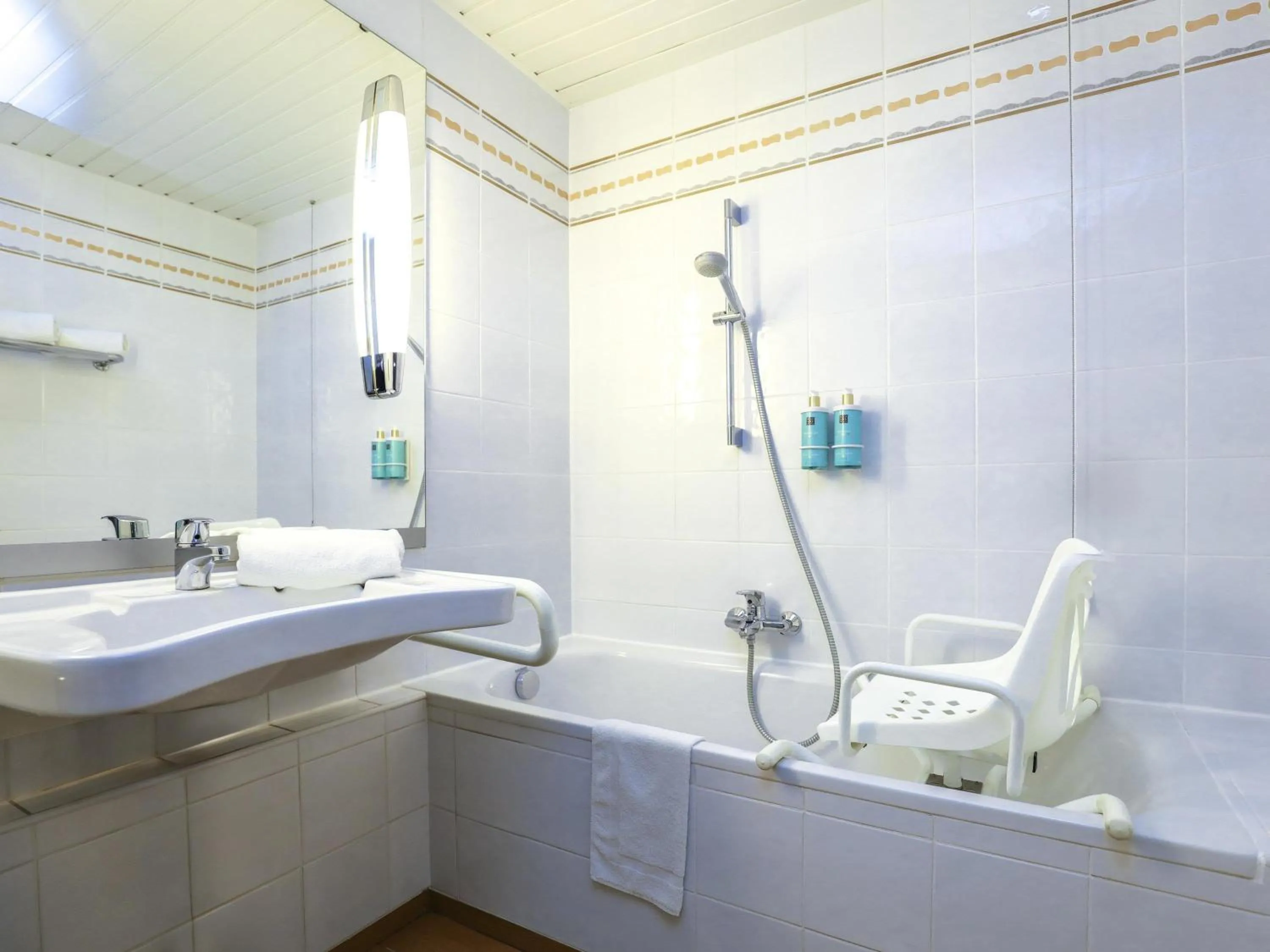 Bedroom in Novotel Poznań Malta