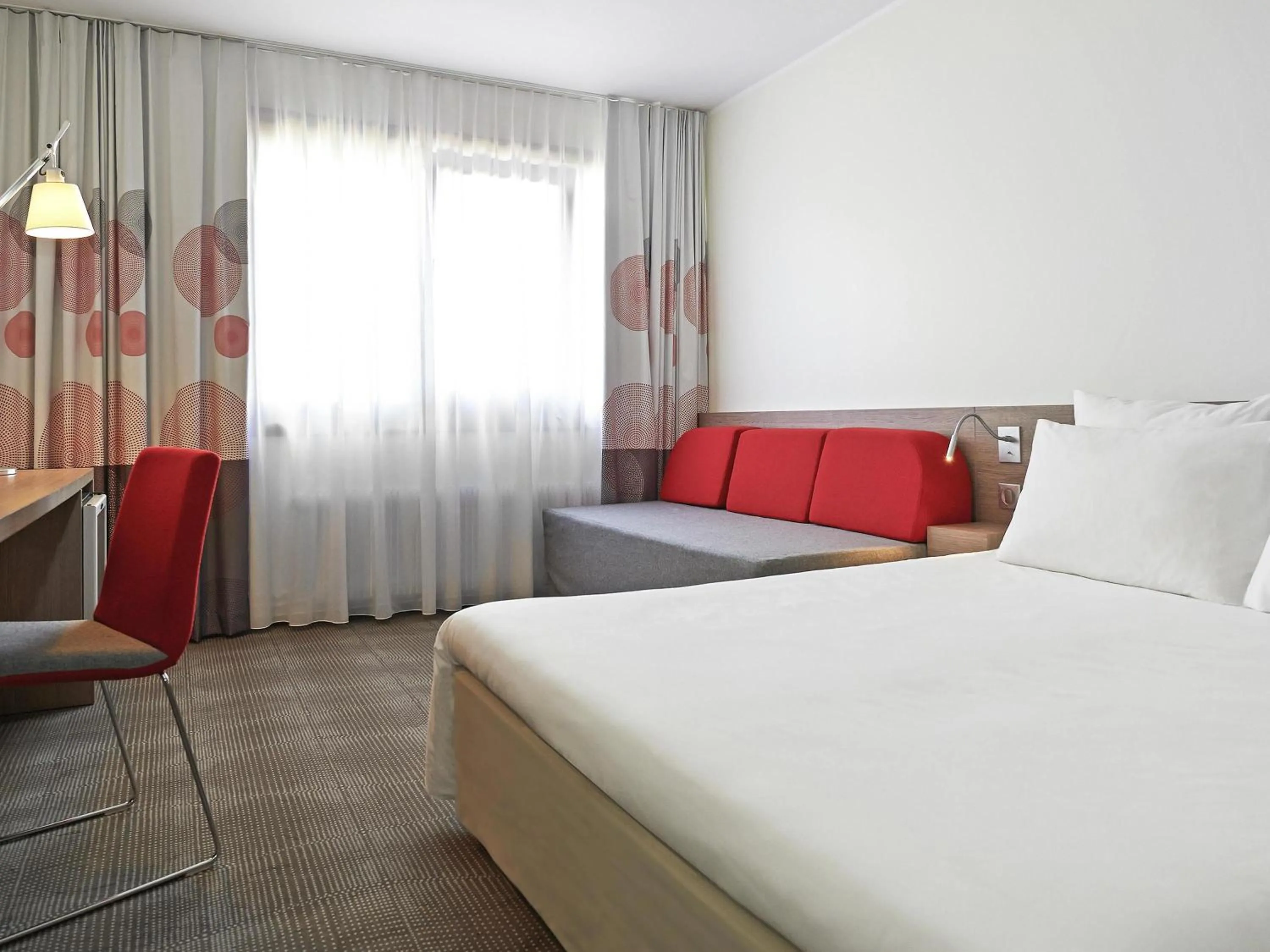 Bedroom, Bed in Novotel Poznań Malta