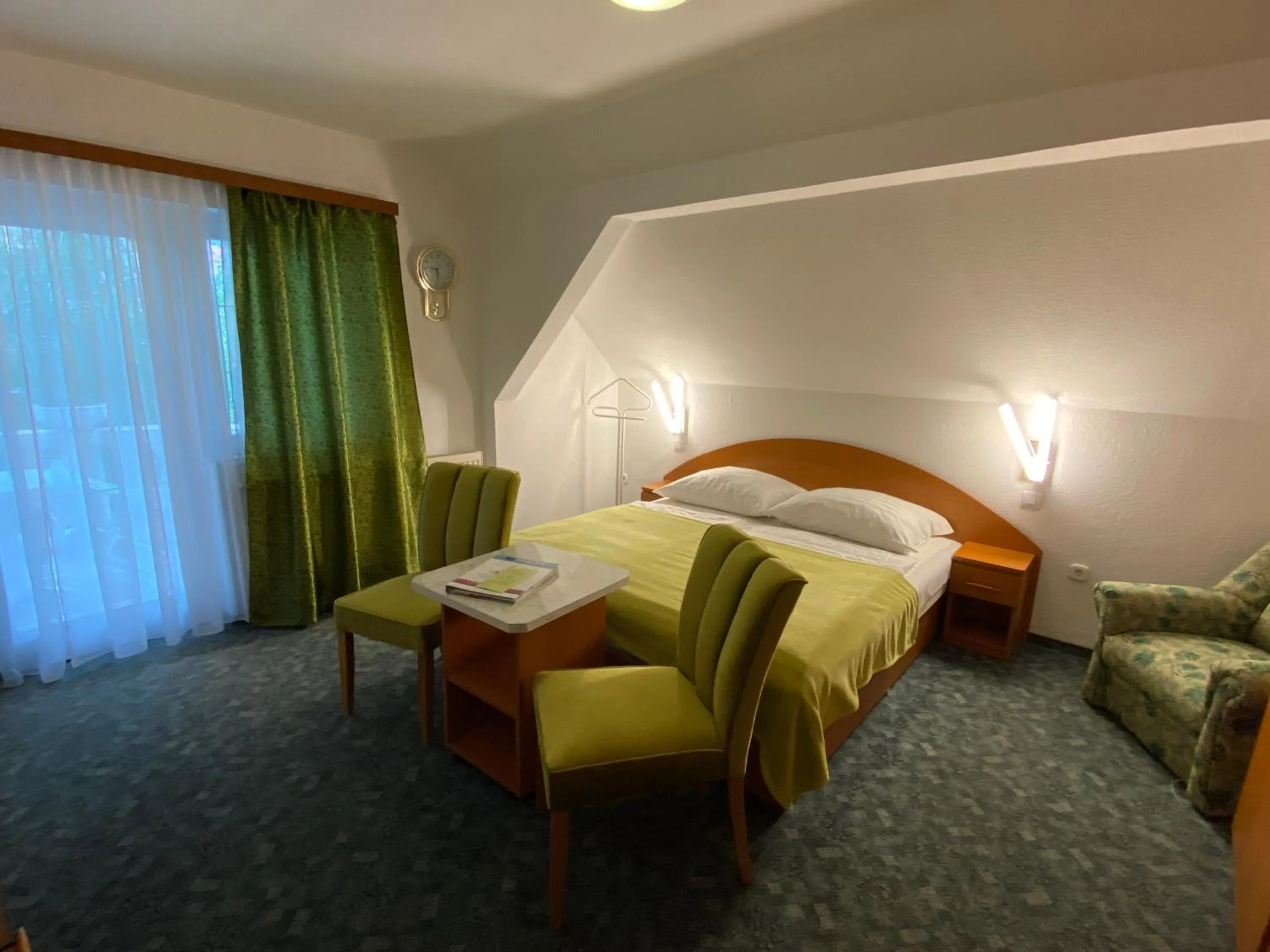 Photo of the whole room, Bed in Villa Valeria Heviz