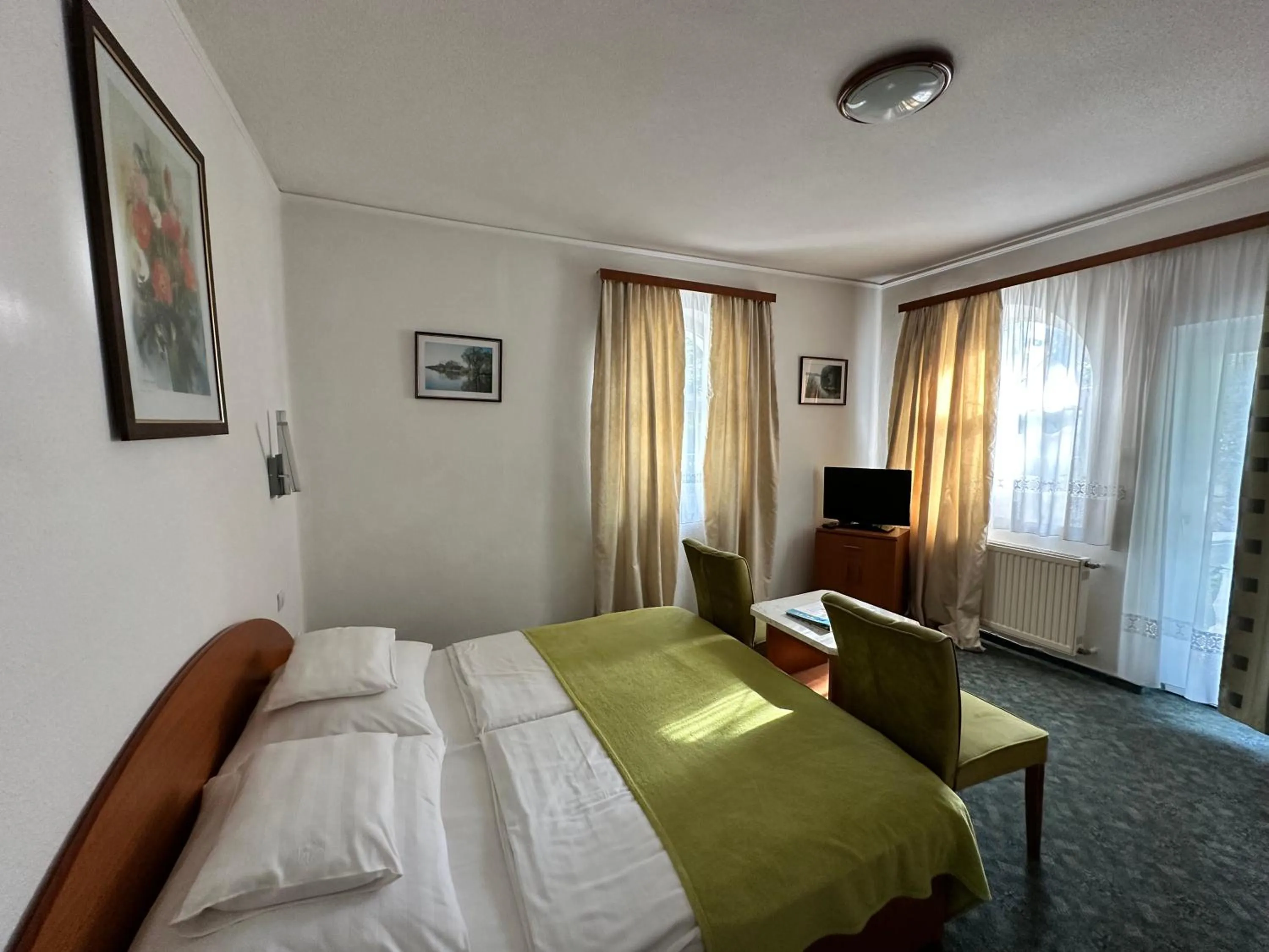 Bed in Villa Valeria Heviz