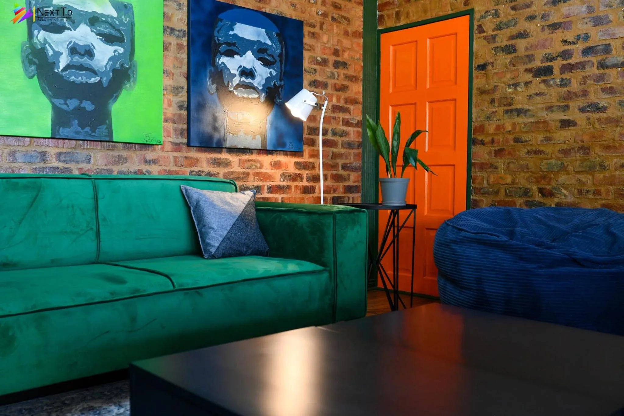 Seating area in Next To Apartment Hotel