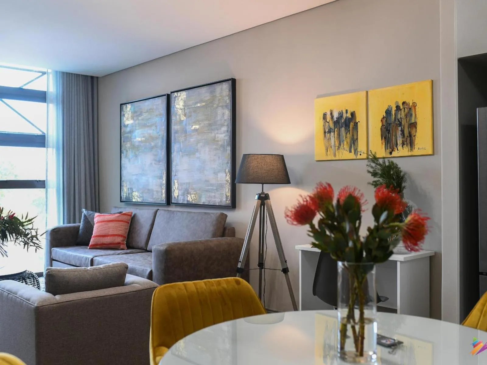 Seating area in Next To Apartment Hotel