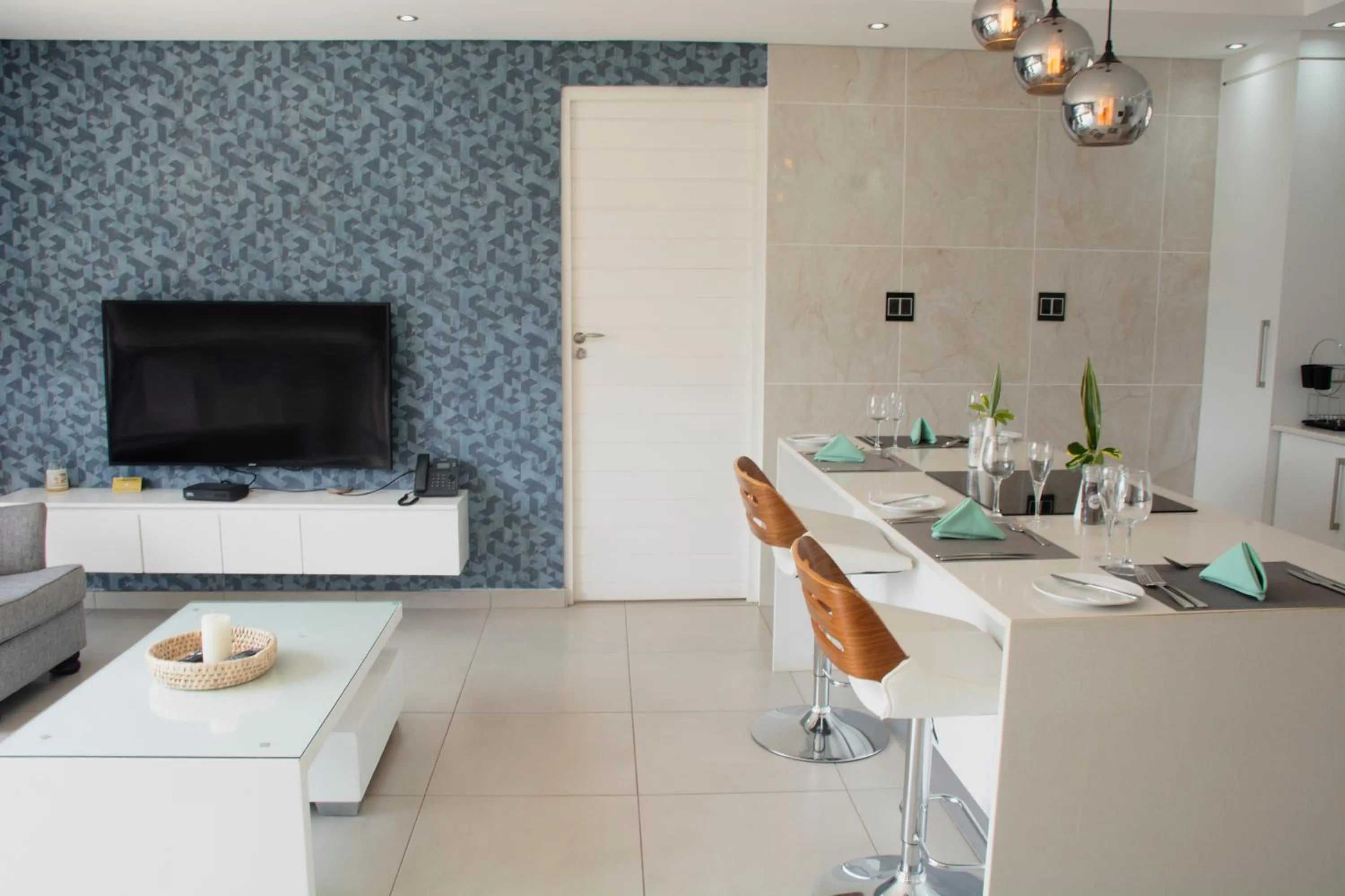 TV and multimedia in Impecto Guest House