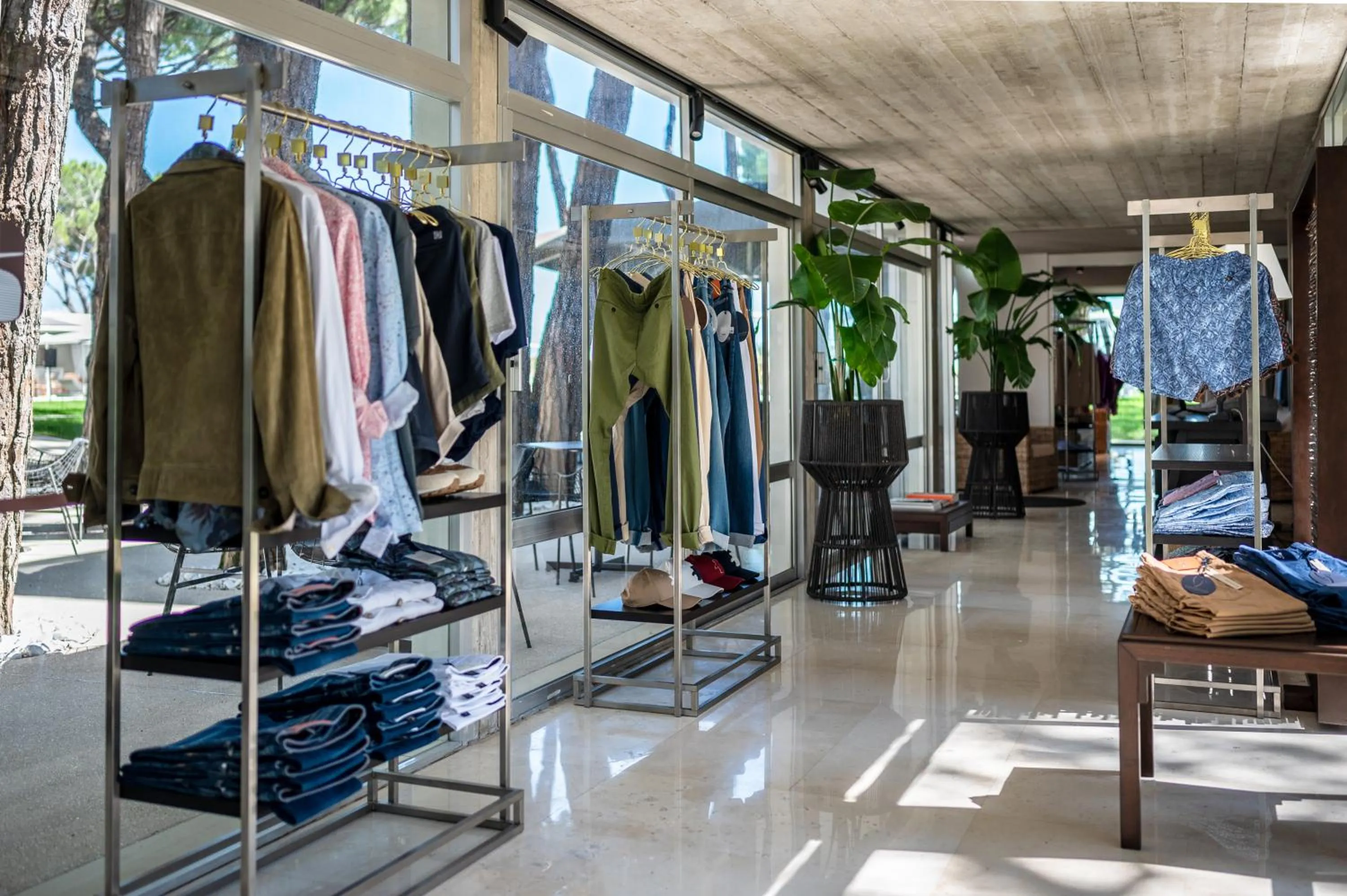 On-site shops in Bellevue Hotel & Resort