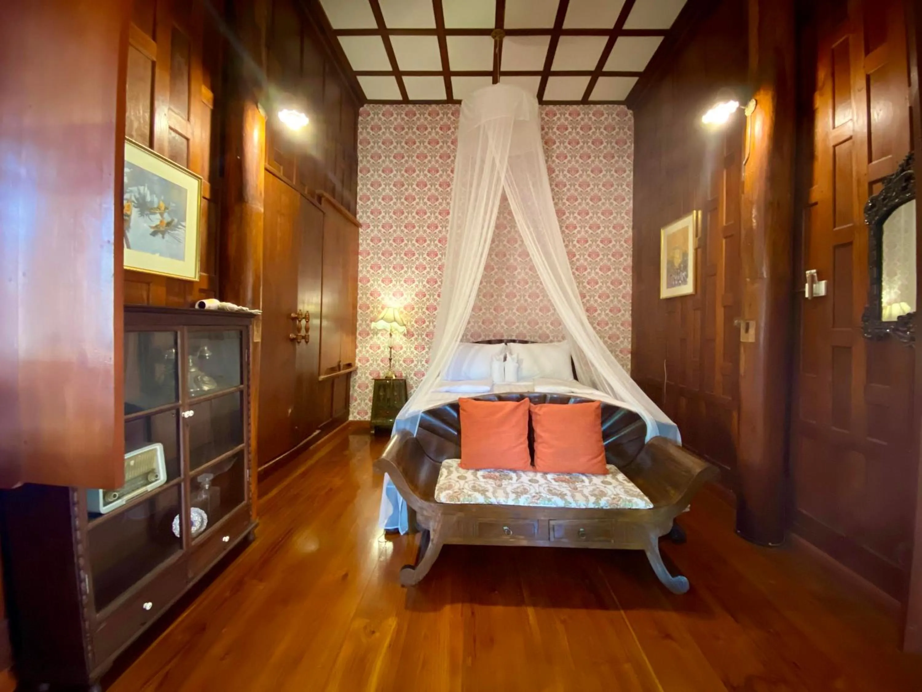 Property building, Bed in Ayutthaya retreat