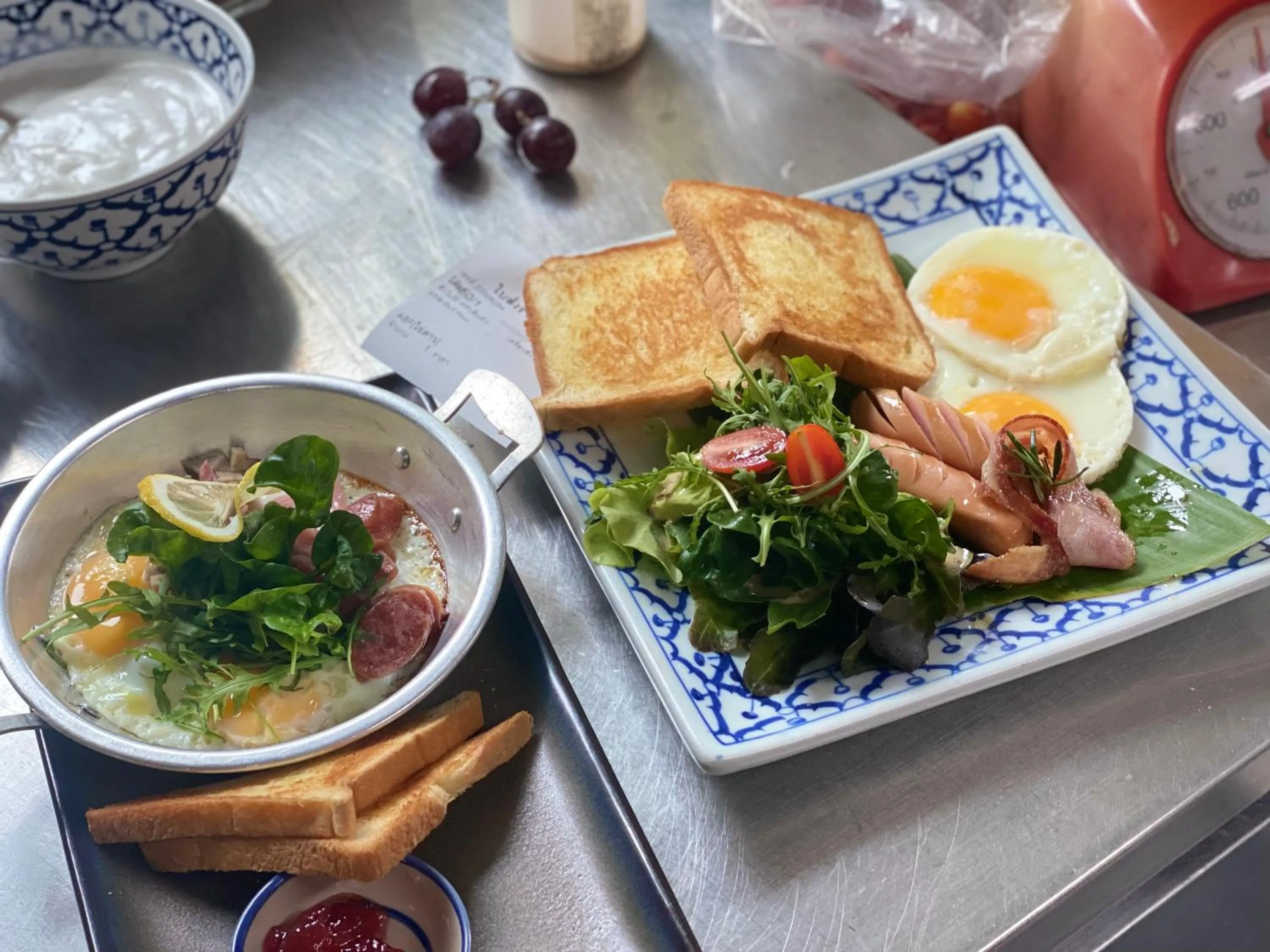 Breakfast in Ayutthaya retreat
