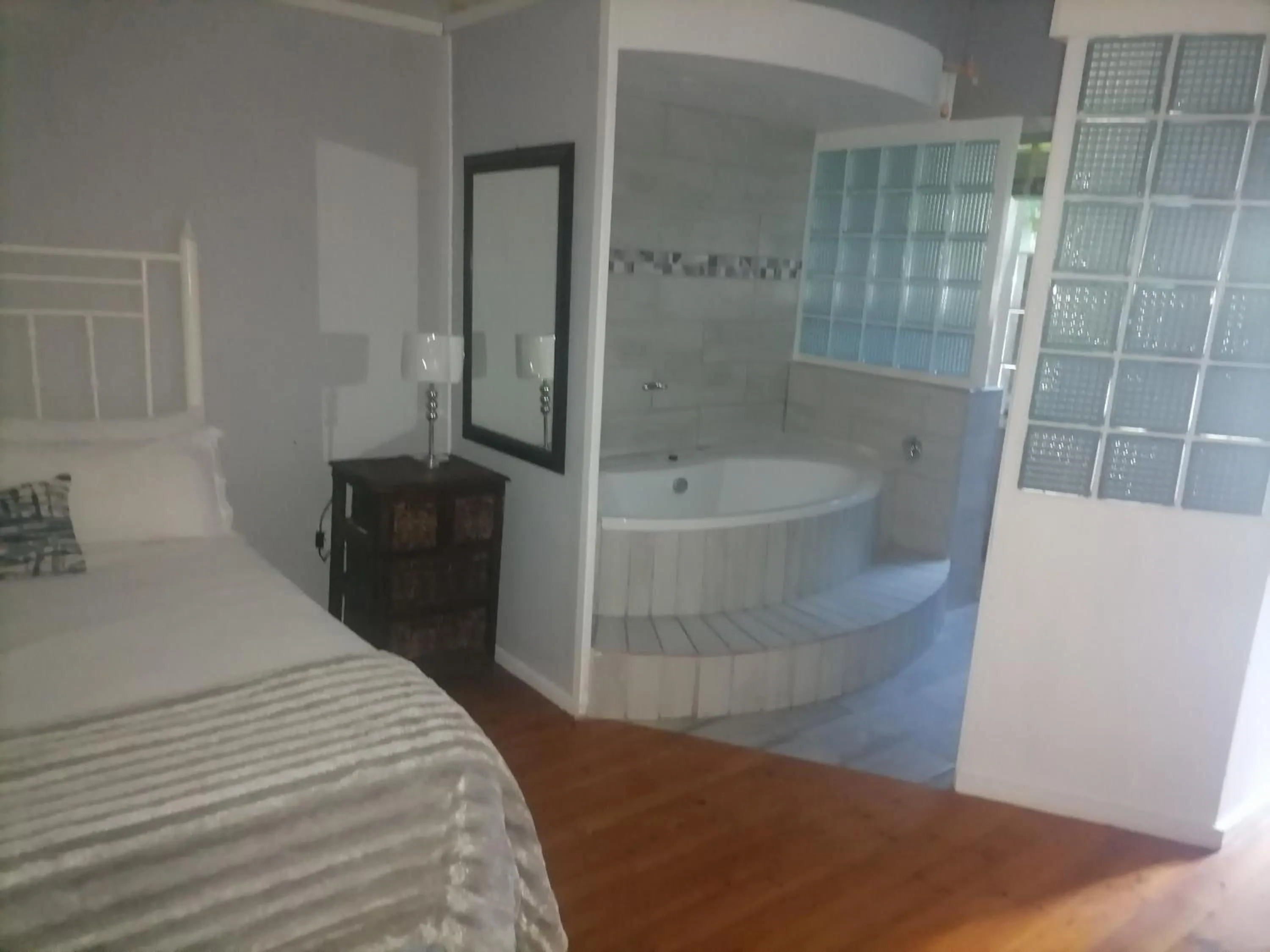 Deluxe Double or Twin Room with Pool Access in Anker Guesthouse