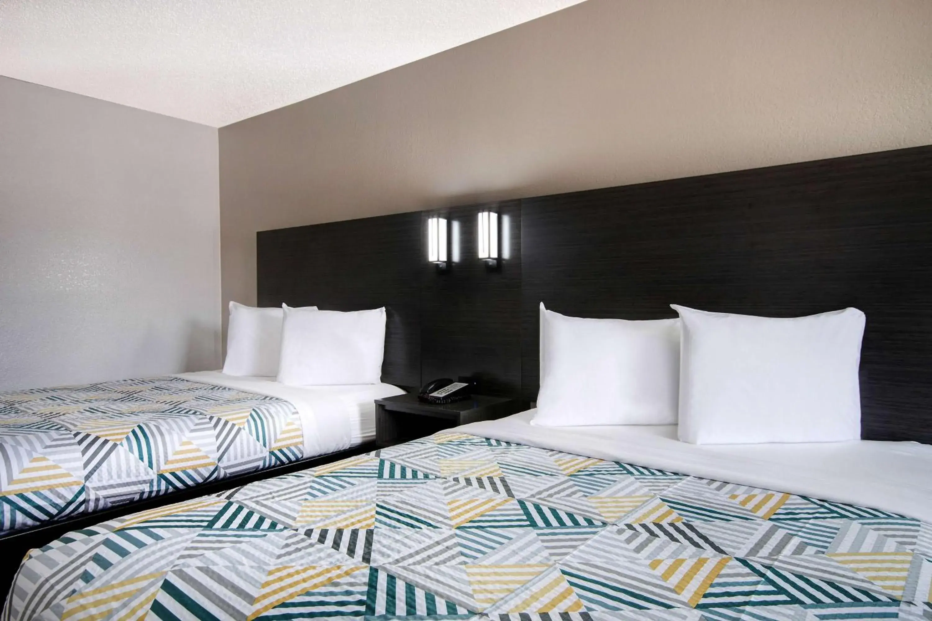 Bedroom, Bed in Studio 6 San Antonio TX Northwest Medical Center Bedroom, Bed in Studio 6 San Antonio TX Northwest Medical Center