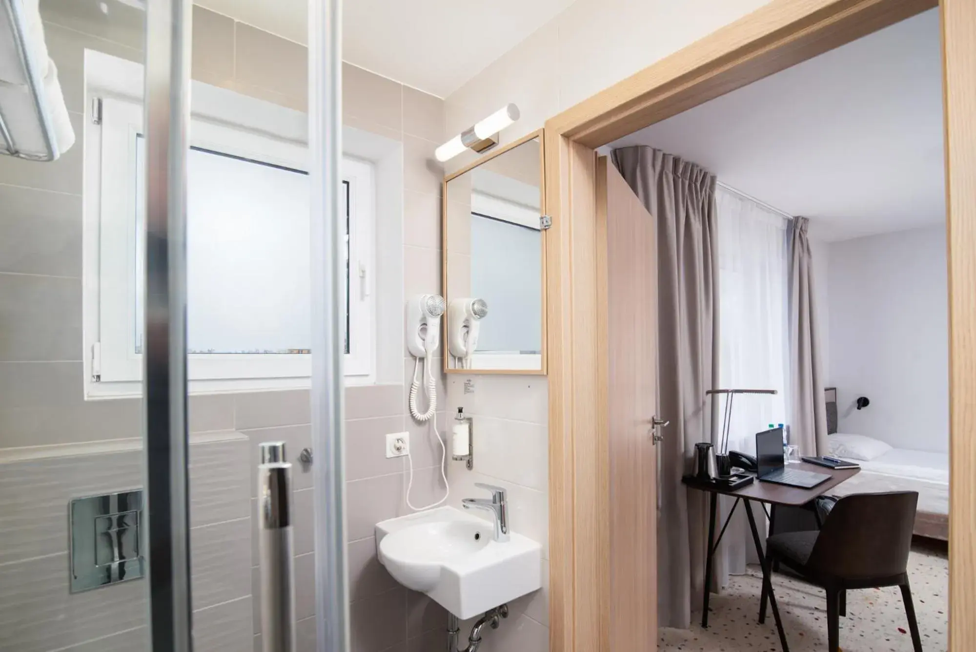 Twin Room in Hotel Antares Gdynia Twin Room in Hotel Antares Gdynia