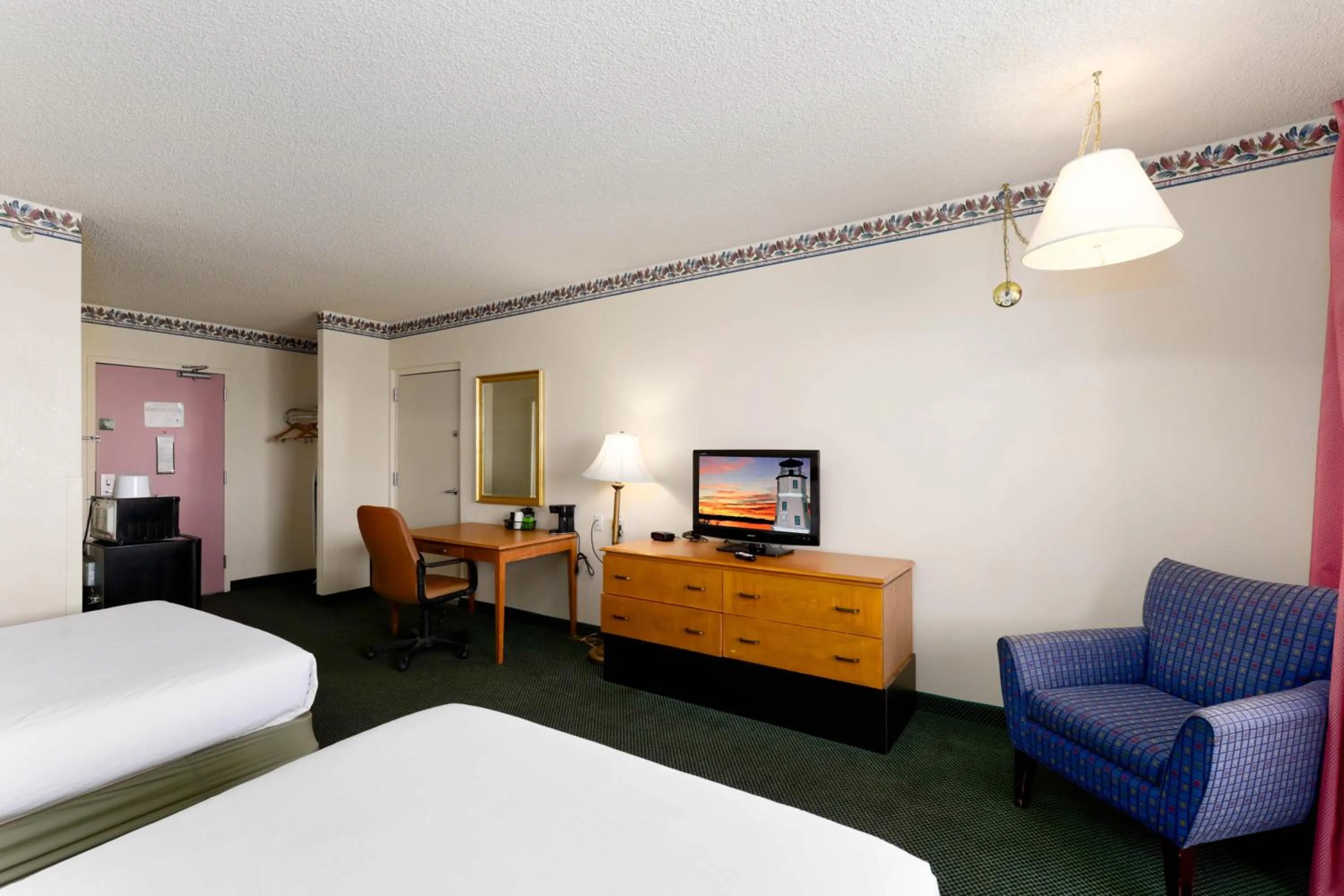 Bedroom, Bed in Studio 6 Suites Lake Havasu City AZ