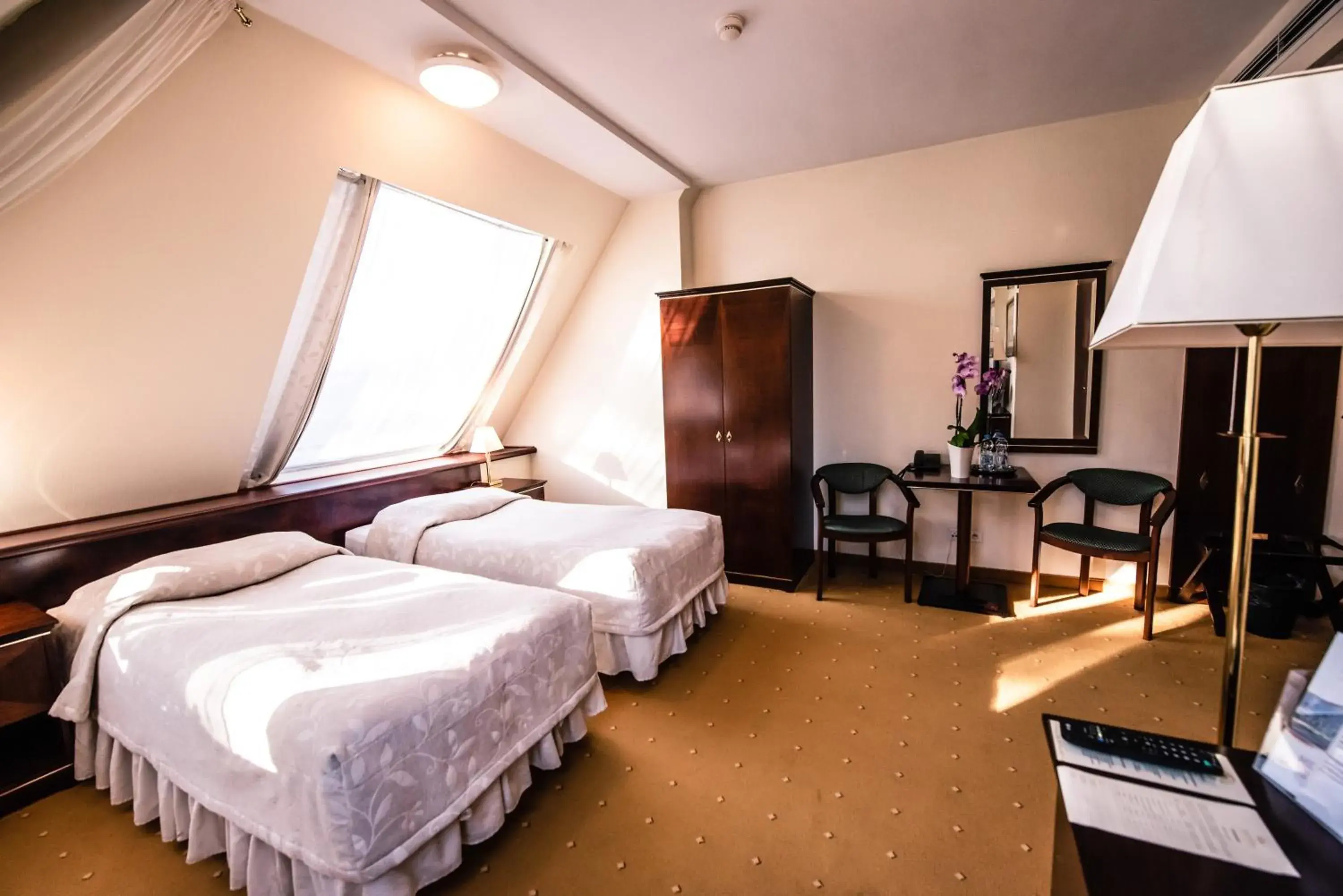 Standard Twin Room in Piramida Park Hotel & Wellness Standard Twin Room in Piramida Park Hotel & Wellness