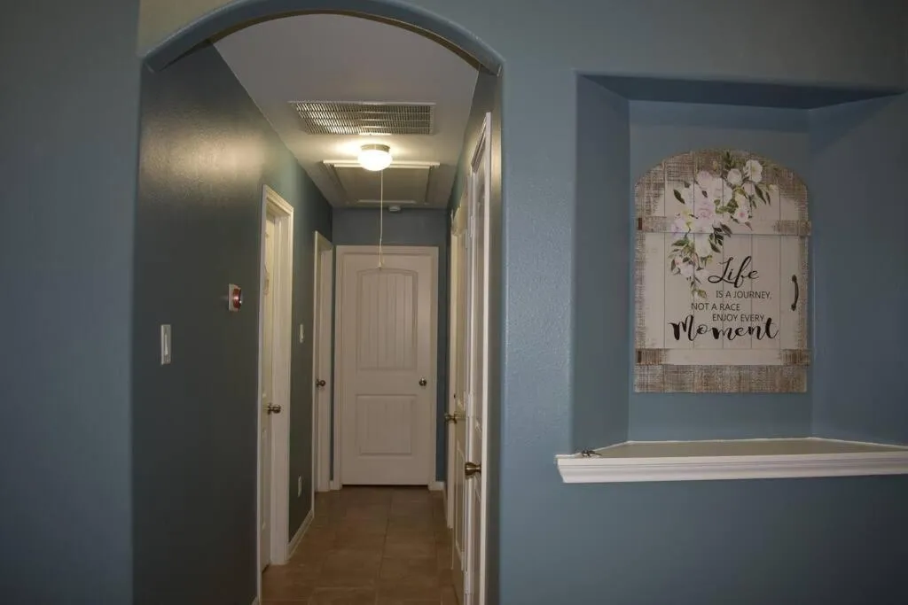 Spacious Conroe Home around 4 miles to the Lake