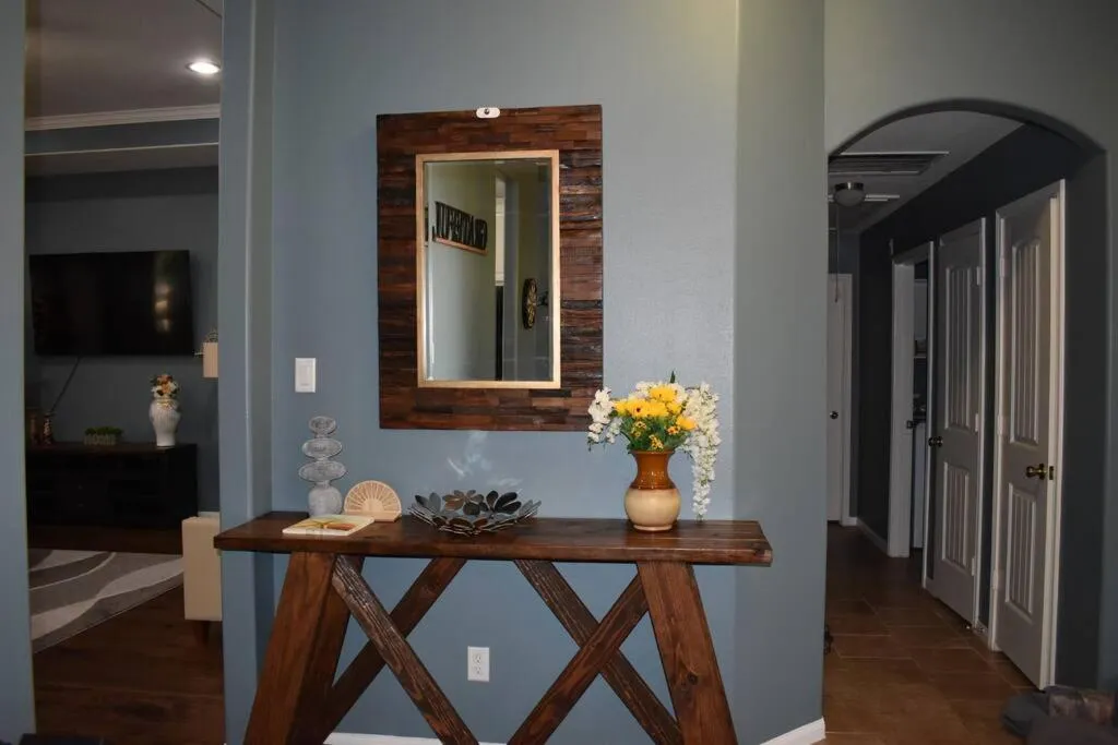 Spacious Conroe Home around 4 miles to the Lake