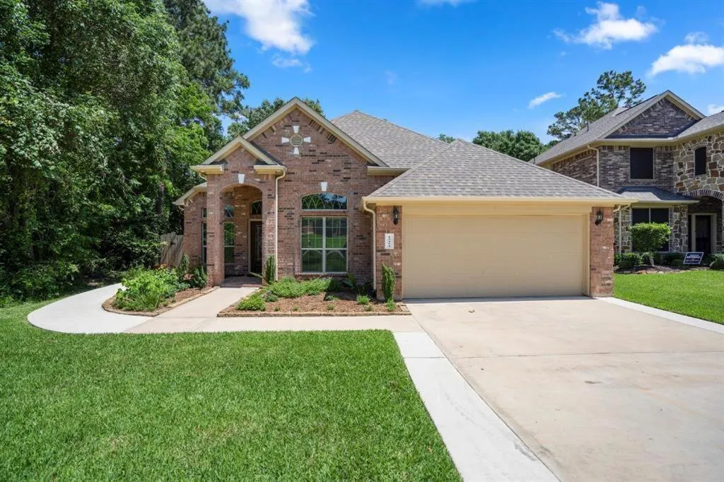 Spacious Conroe Home around 4 miles to the Lake