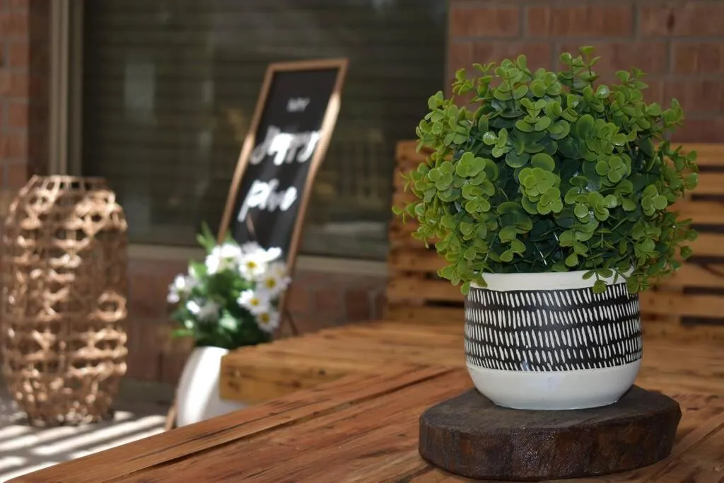 Spacious Conroe Home around 4 miles to the Lake