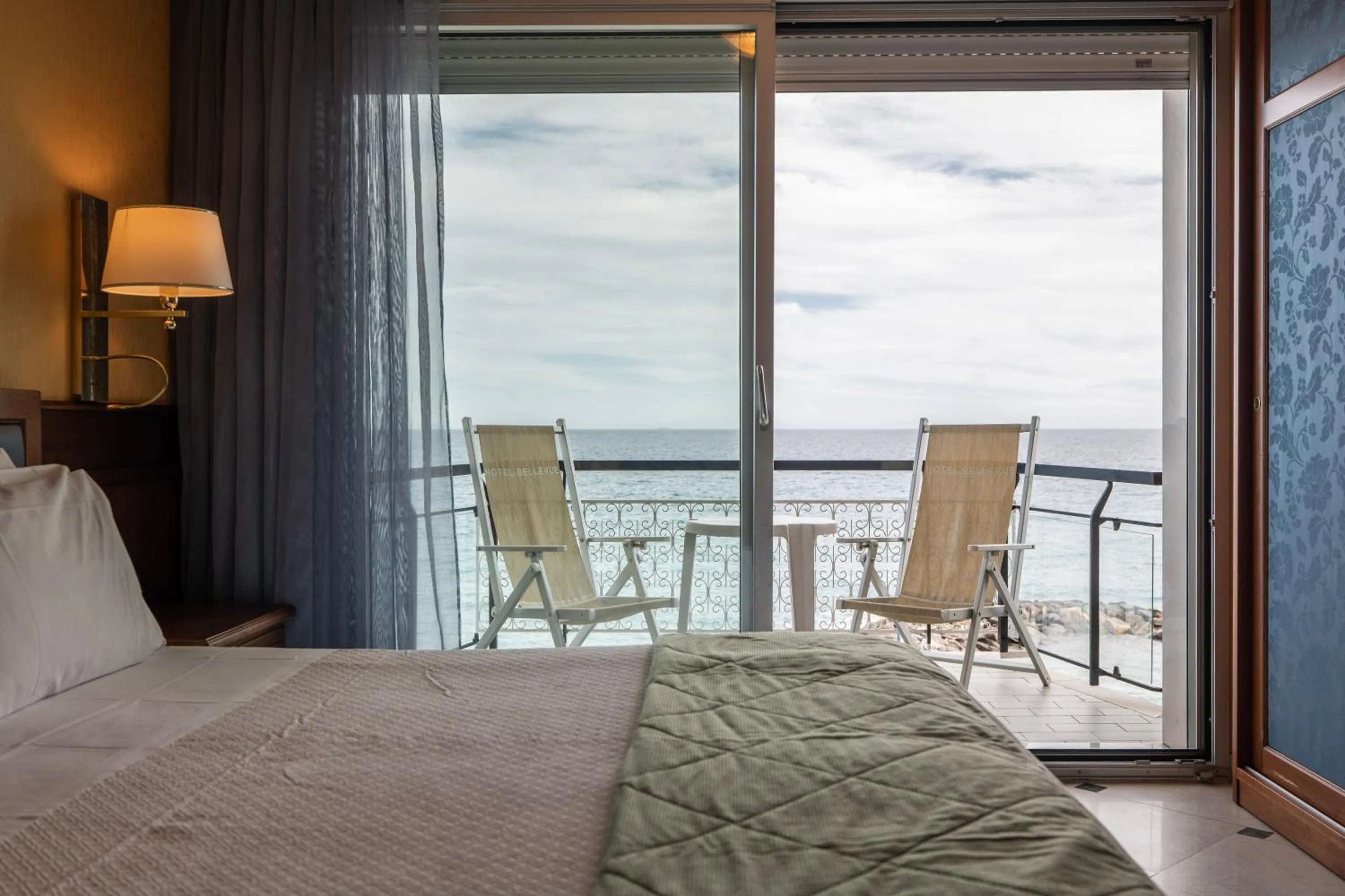 Bed in Hotel Bellevue Et Mediterranée