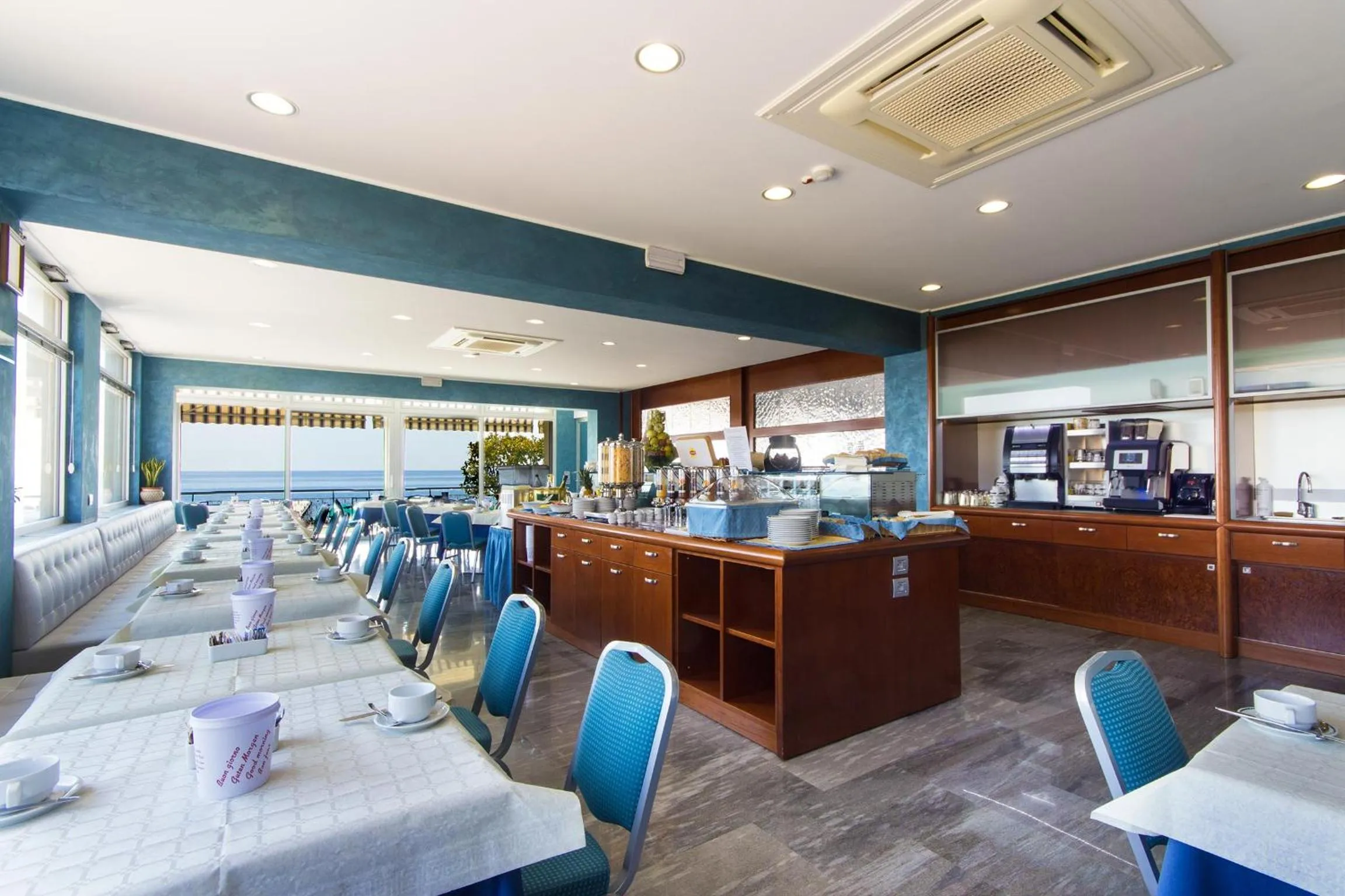 Restaurant/places to eat in Hotel Bellevue Et Mediterranée