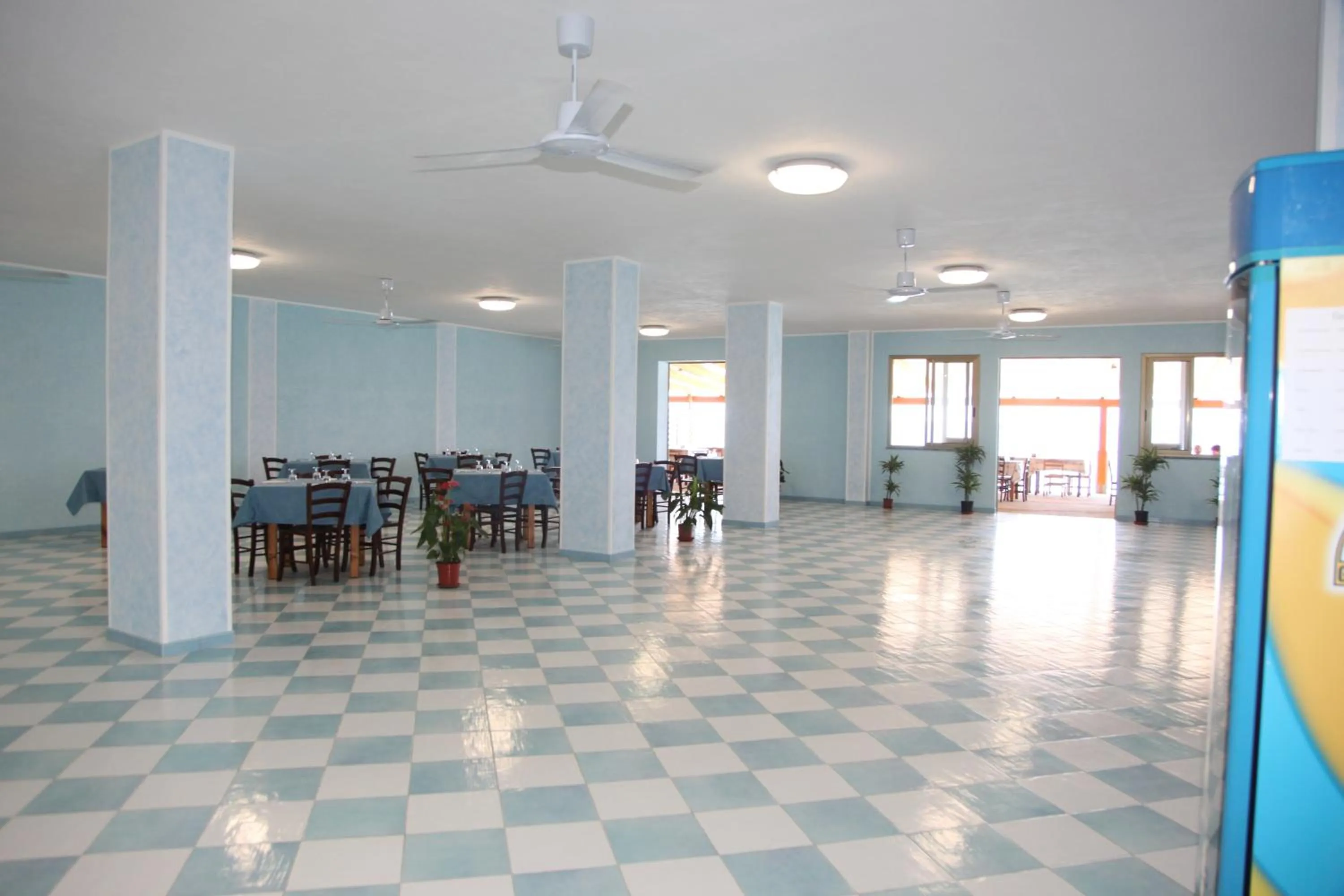 Restaurant/places to eat in Villaggio Camping La Scogliera