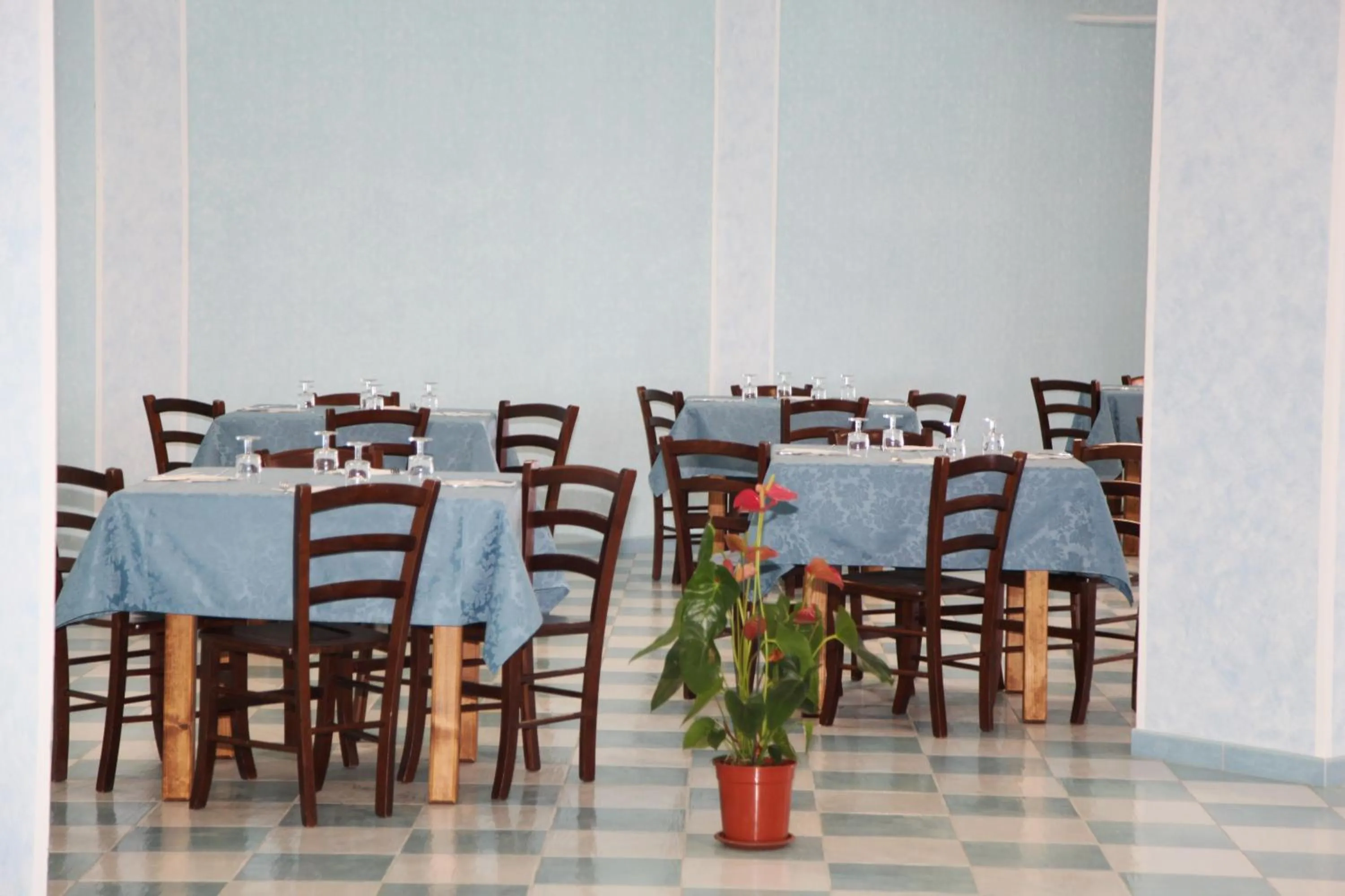 Restaurant/places to eat in Villaggio Camping La Scogliera