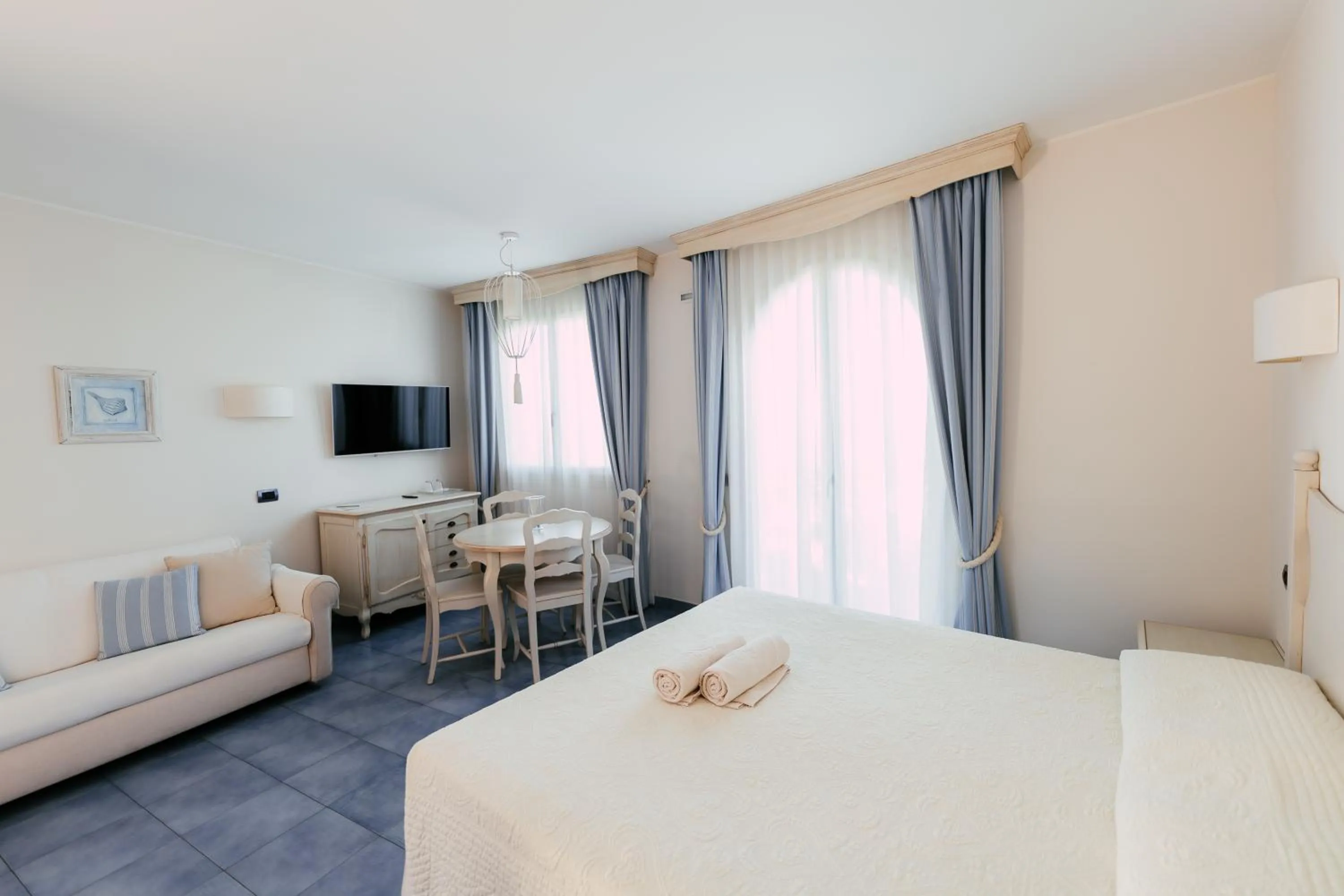 Bed in Baia Delphis Resort