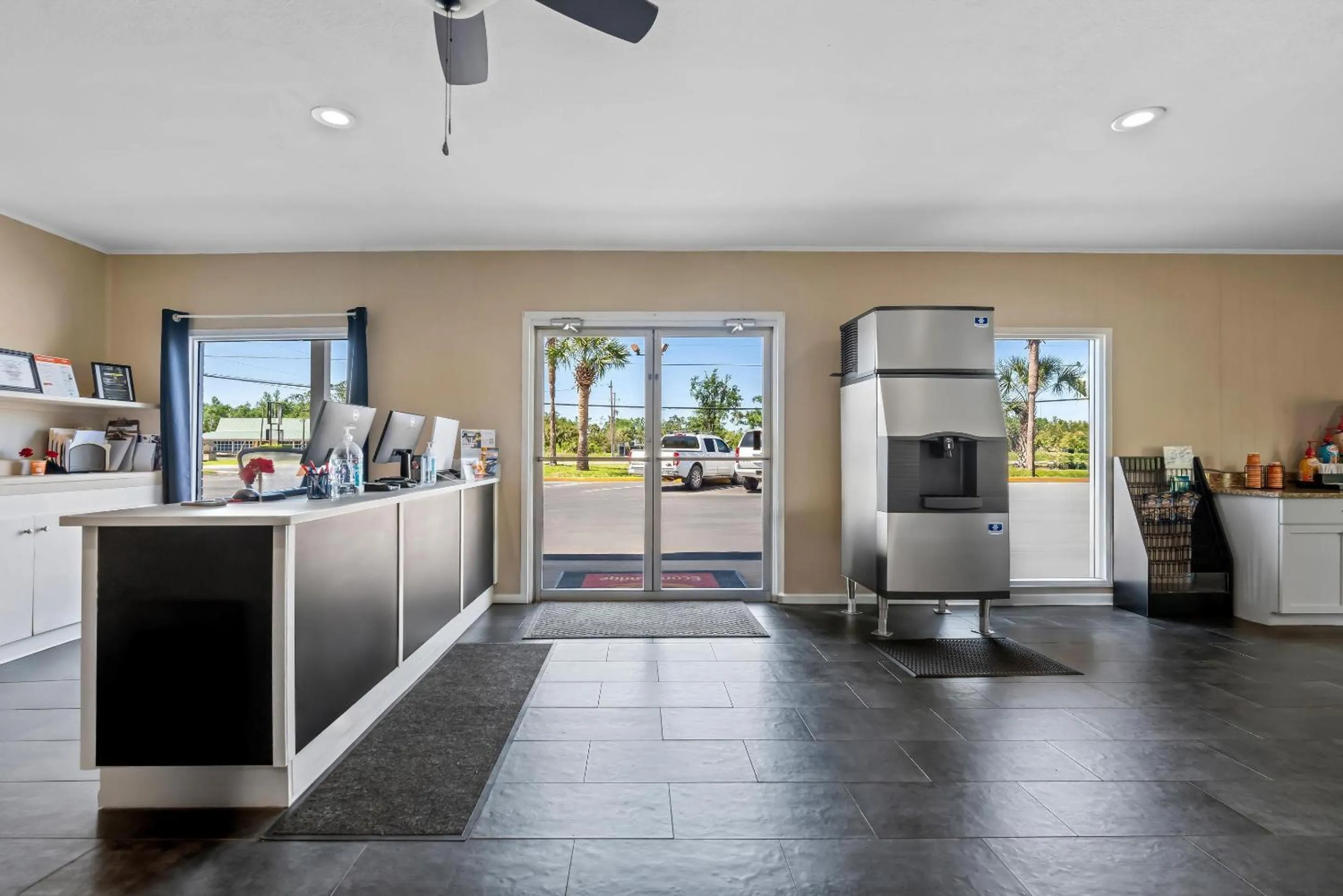 Lobby or reception in Econo Lodge