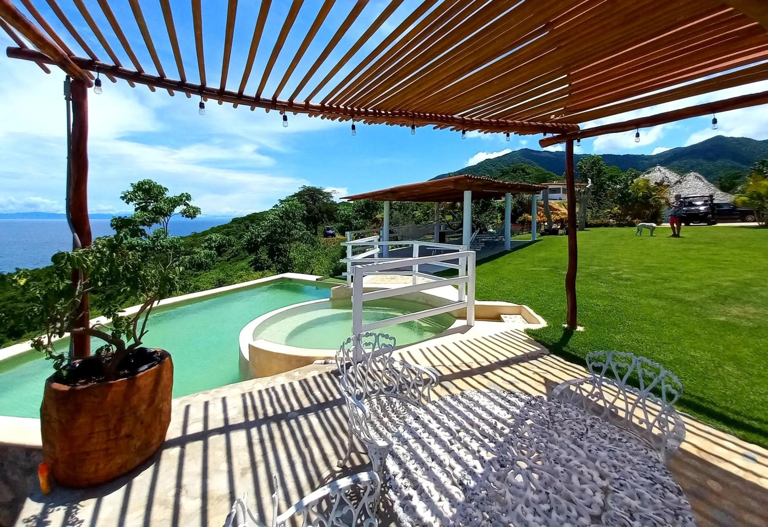 Swimming pool in Treasure by the Sea Resort - Happy Hill