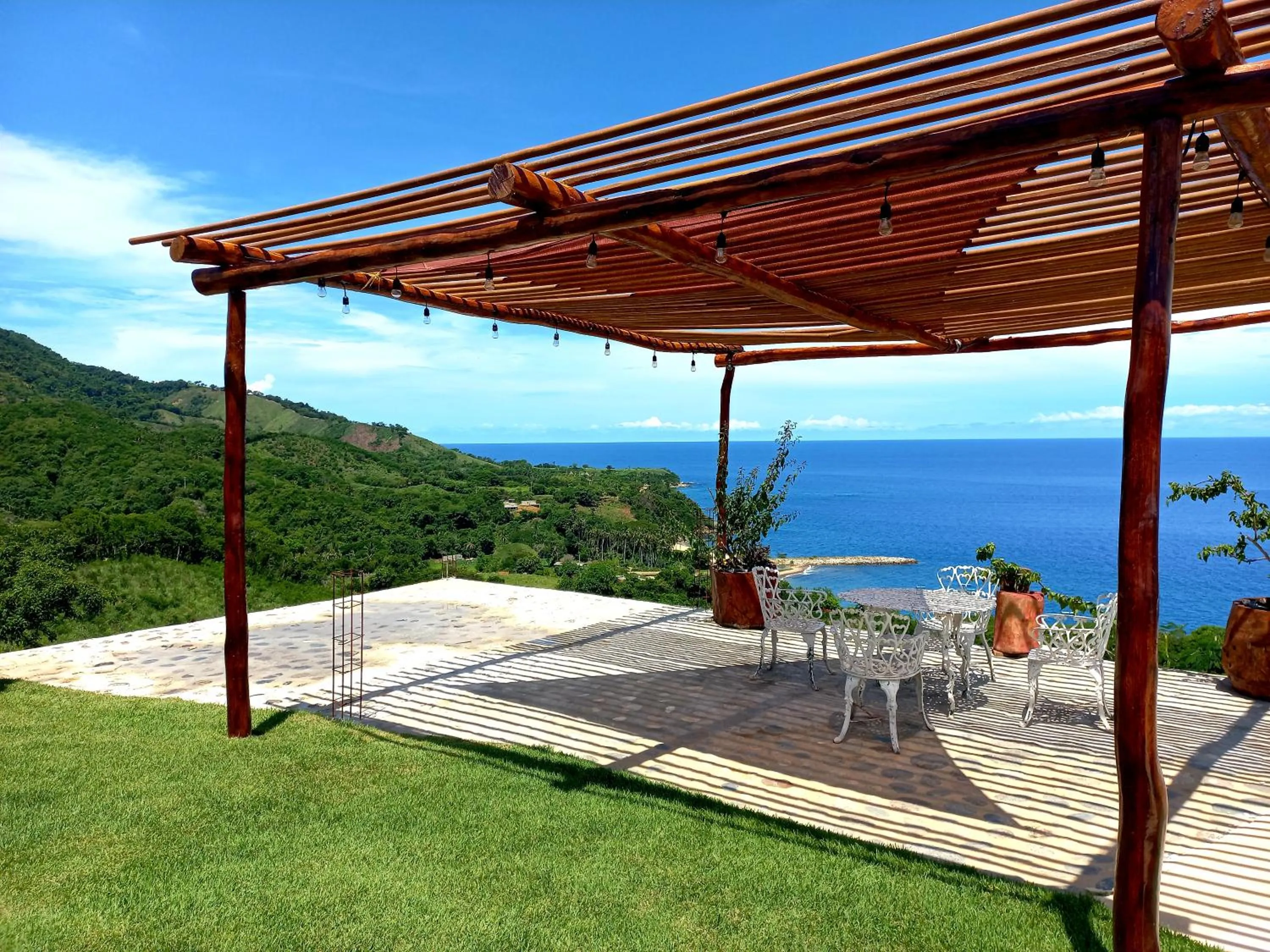 Treasure by the Sea Resort - Happy Hill