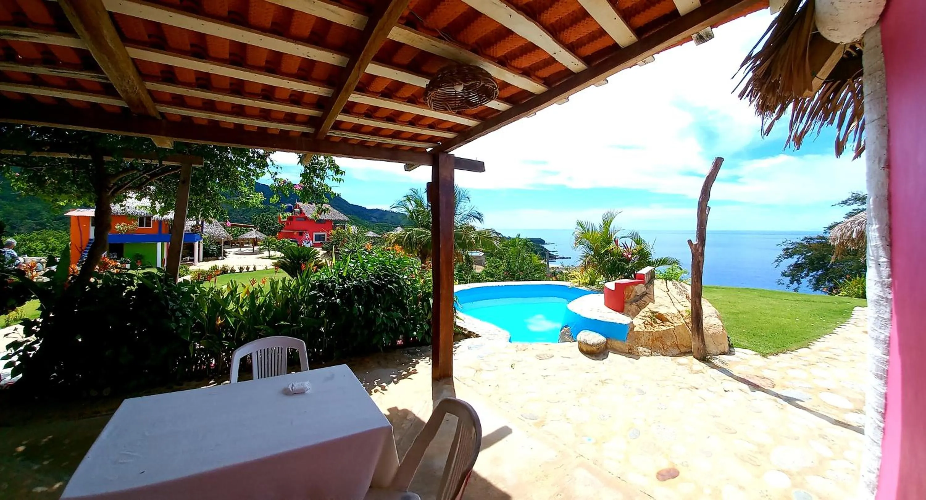 Swimming pool in Treasure by the Sea Resort - Happy Hill