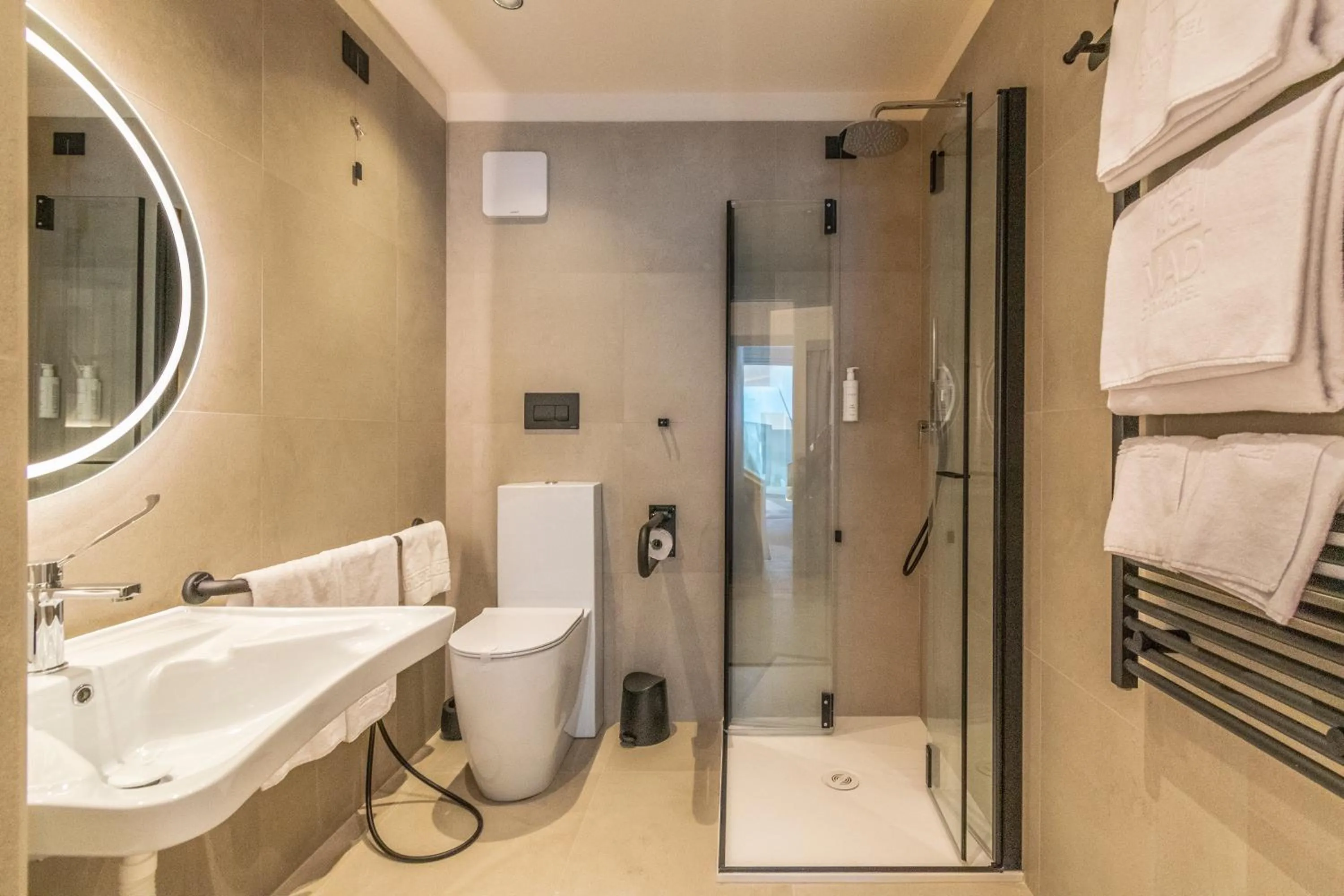 Shower in Madi city Hotel