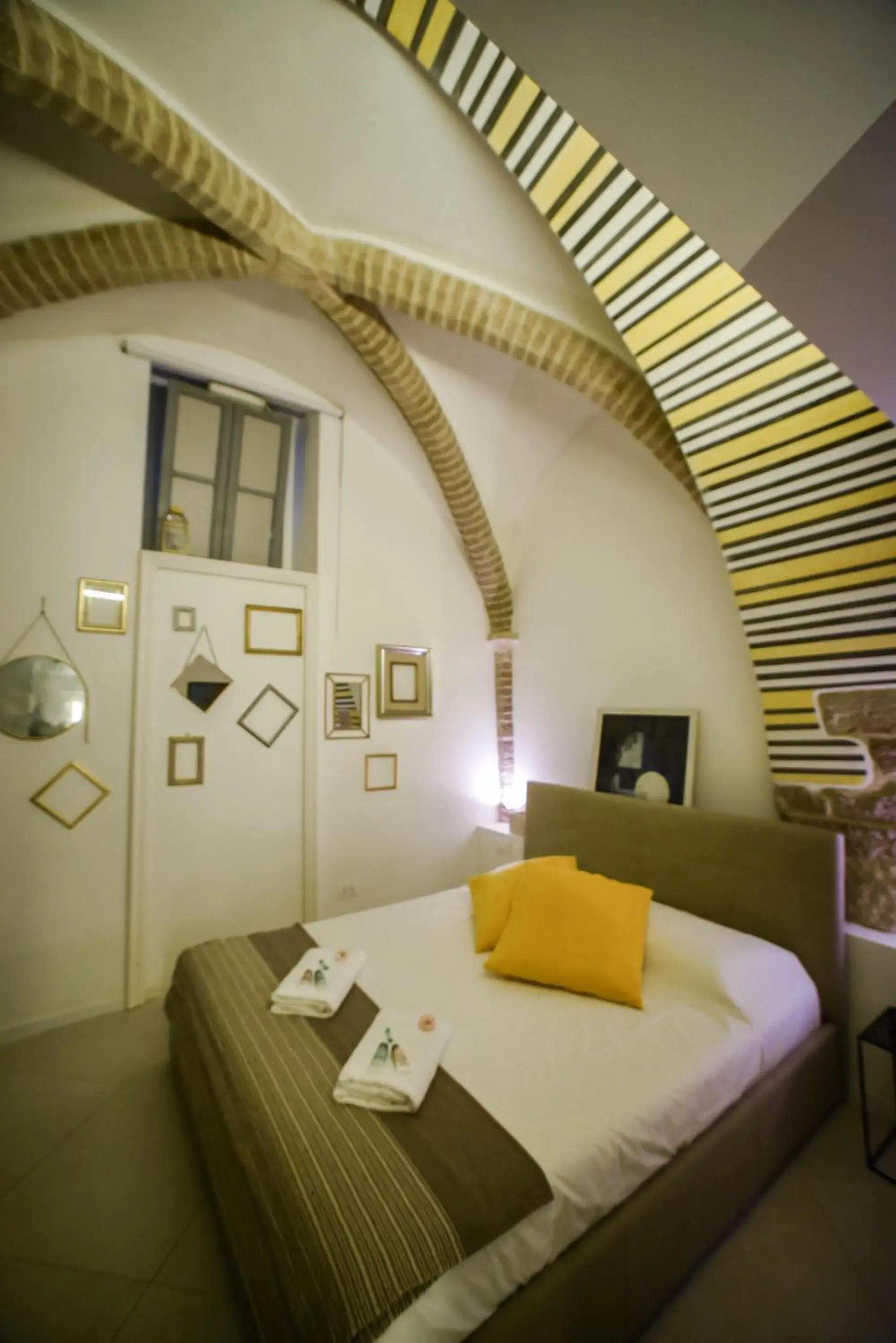 Double Room in Little Italy Hostel Ex Chiesa S Donato Double Room in Little Italy Hostel Ex Chiesa S Donato