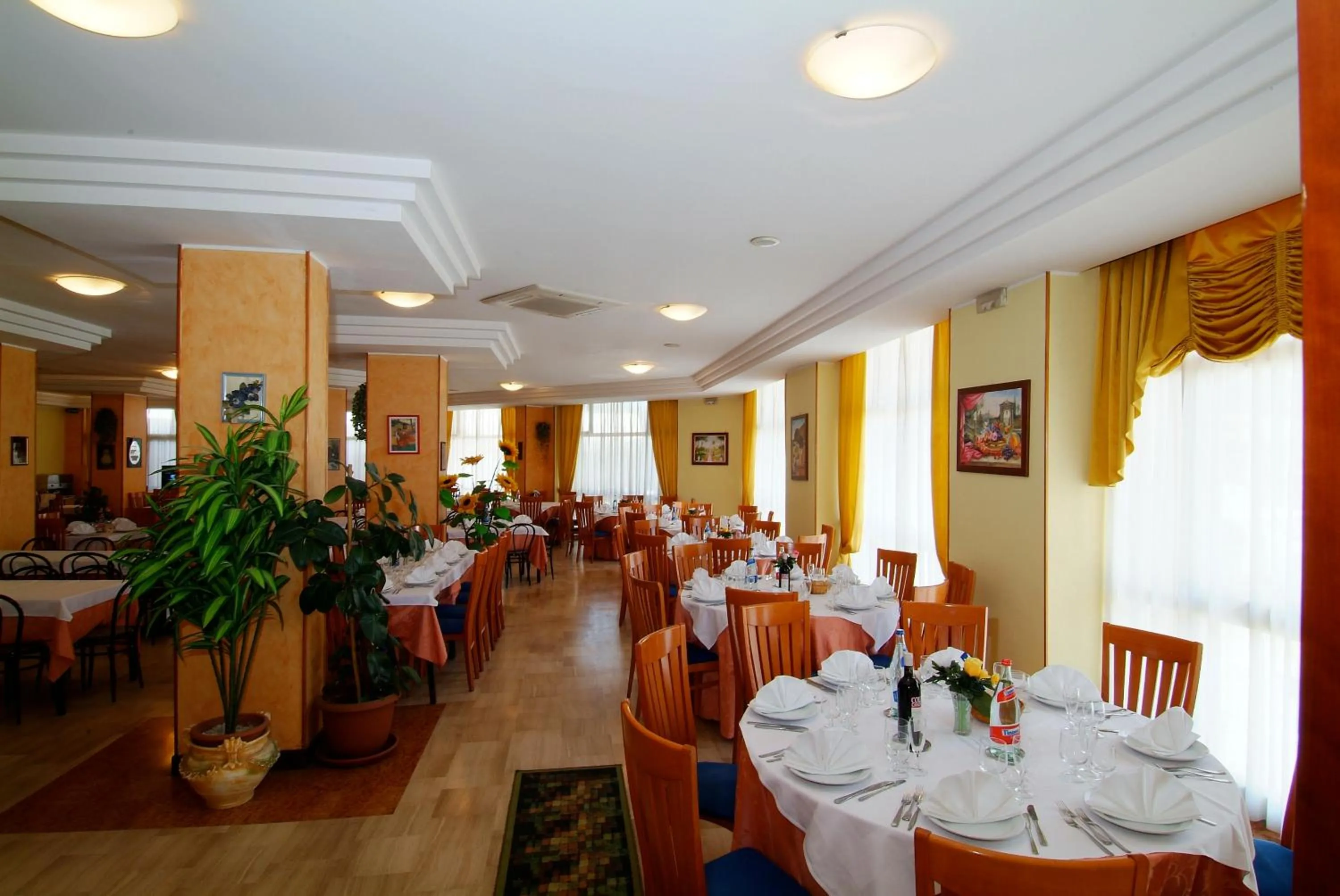 Restaurant/places to eat in Grand Eurhotel