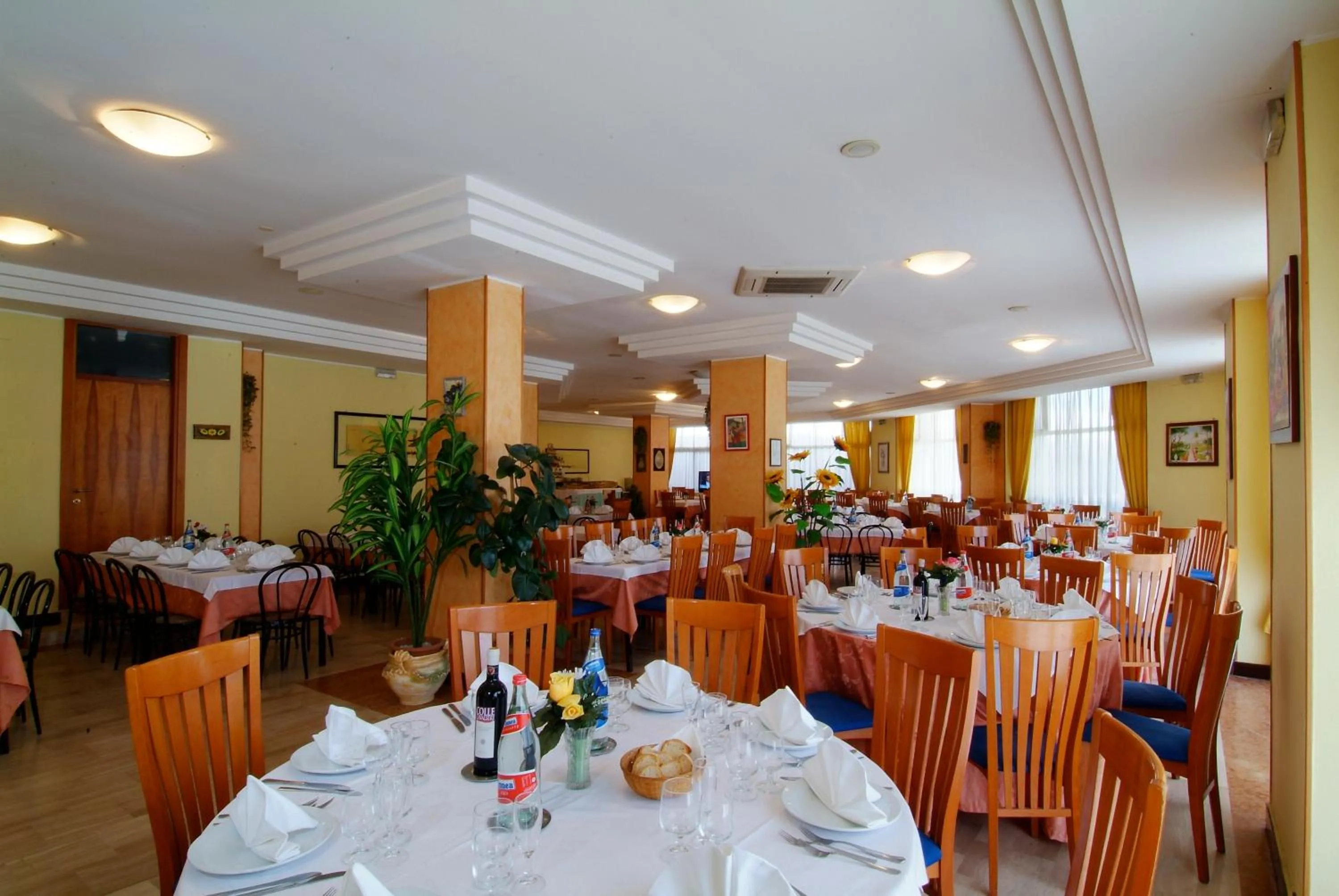Restaurant/places to eat in Grand Eurhotel